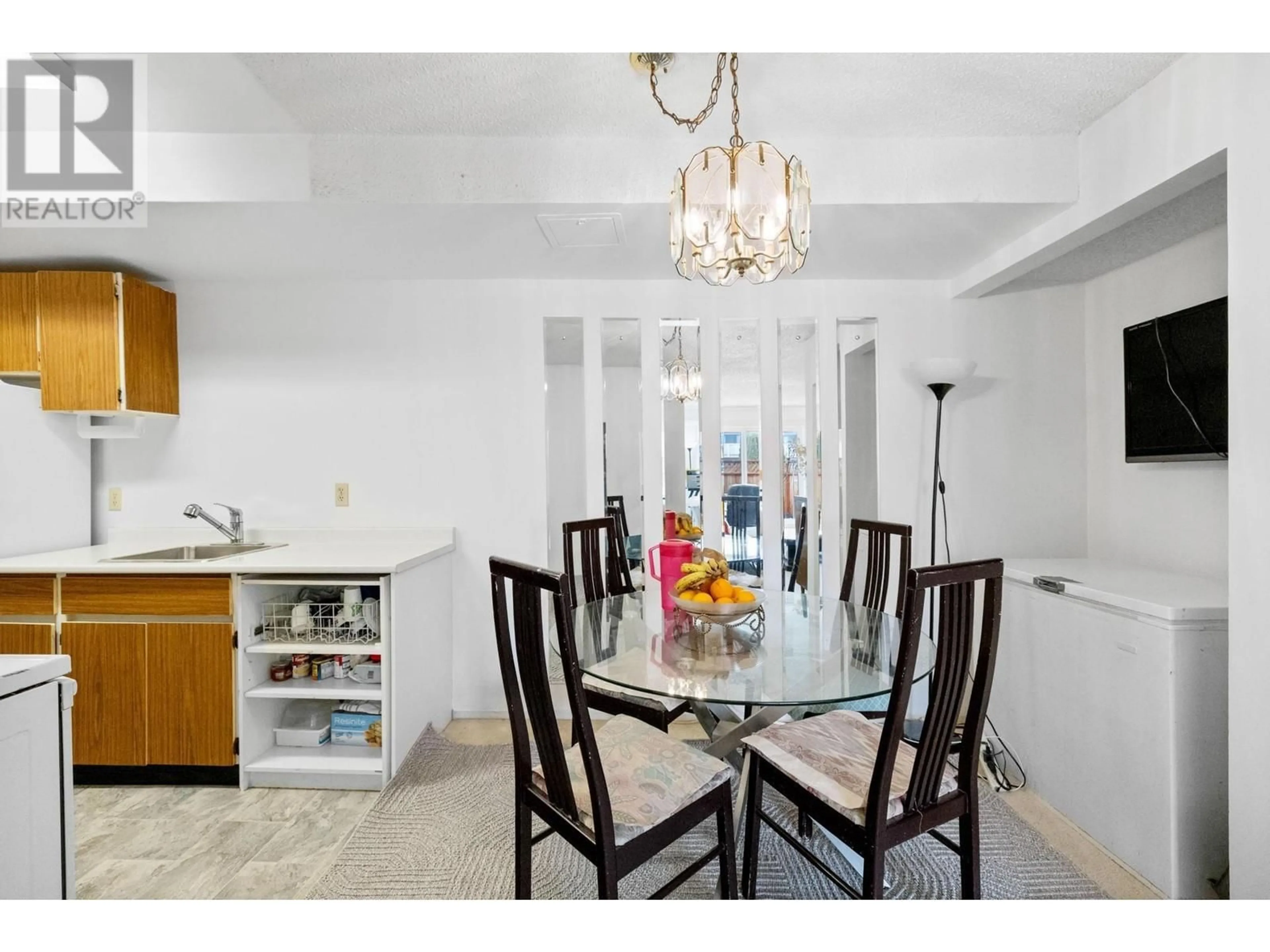 Dining room, ceramic/tile floor for 109 - 7240 LINDSAY ROAD, Richmond British Columbia V7C3M6