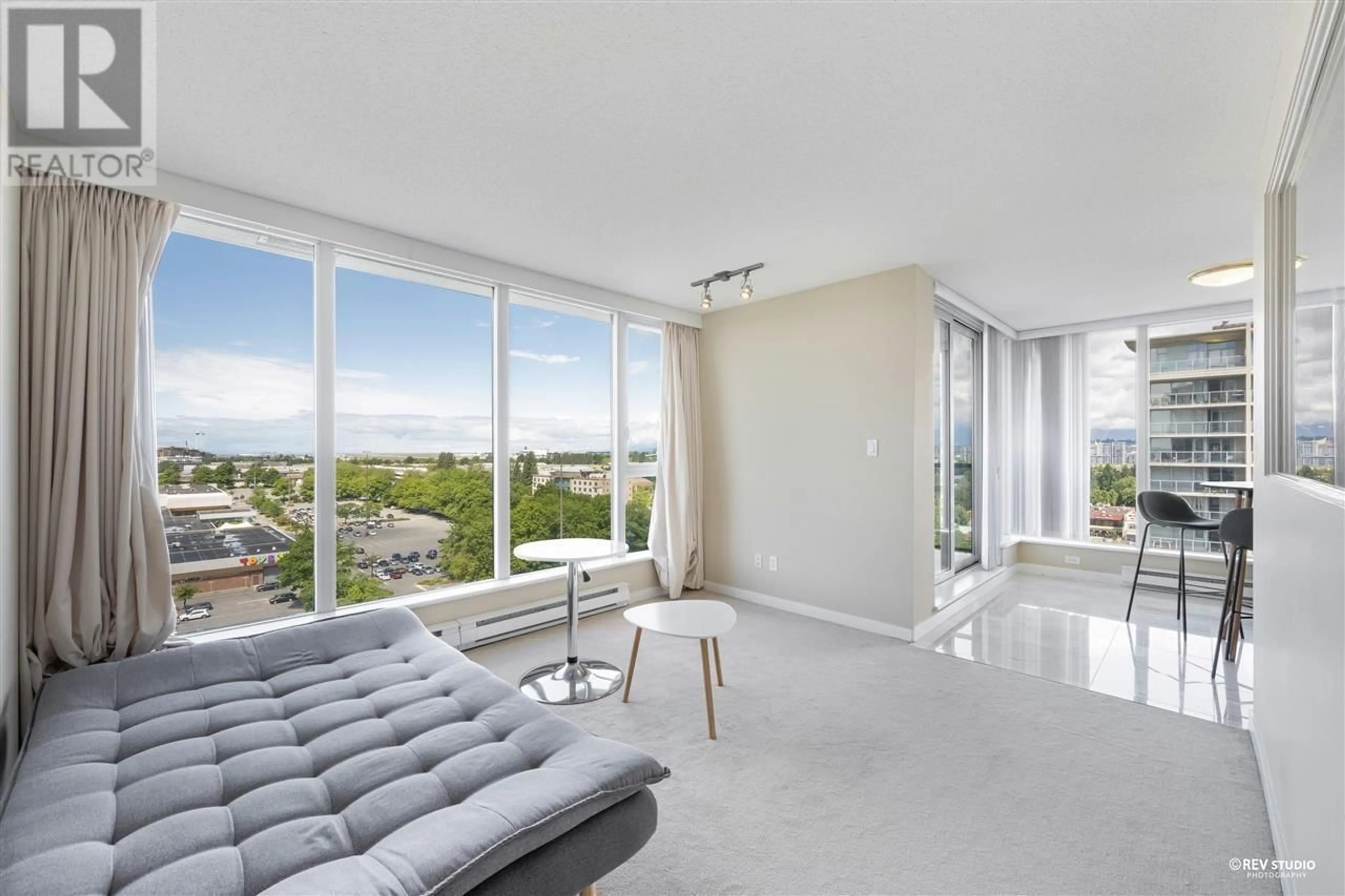 Living room with furniture, unknown for 1601 - 5088 KWANTLEN STREET, Richmond British Columbia V6X4K5