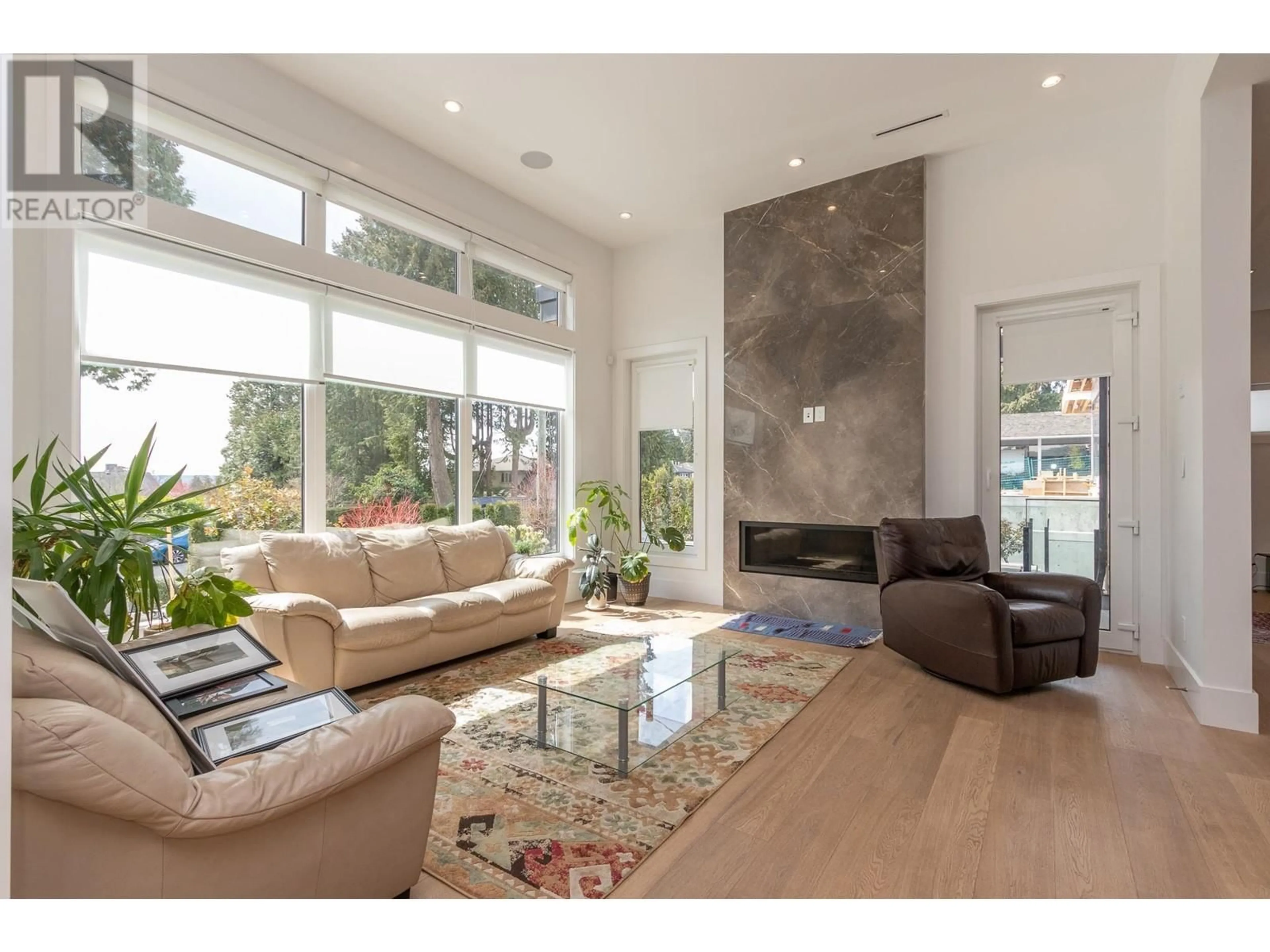 Living room with furniture, unknown for 2213 KINGS AVENUE, West Vancouver British Columbia V7V2C1