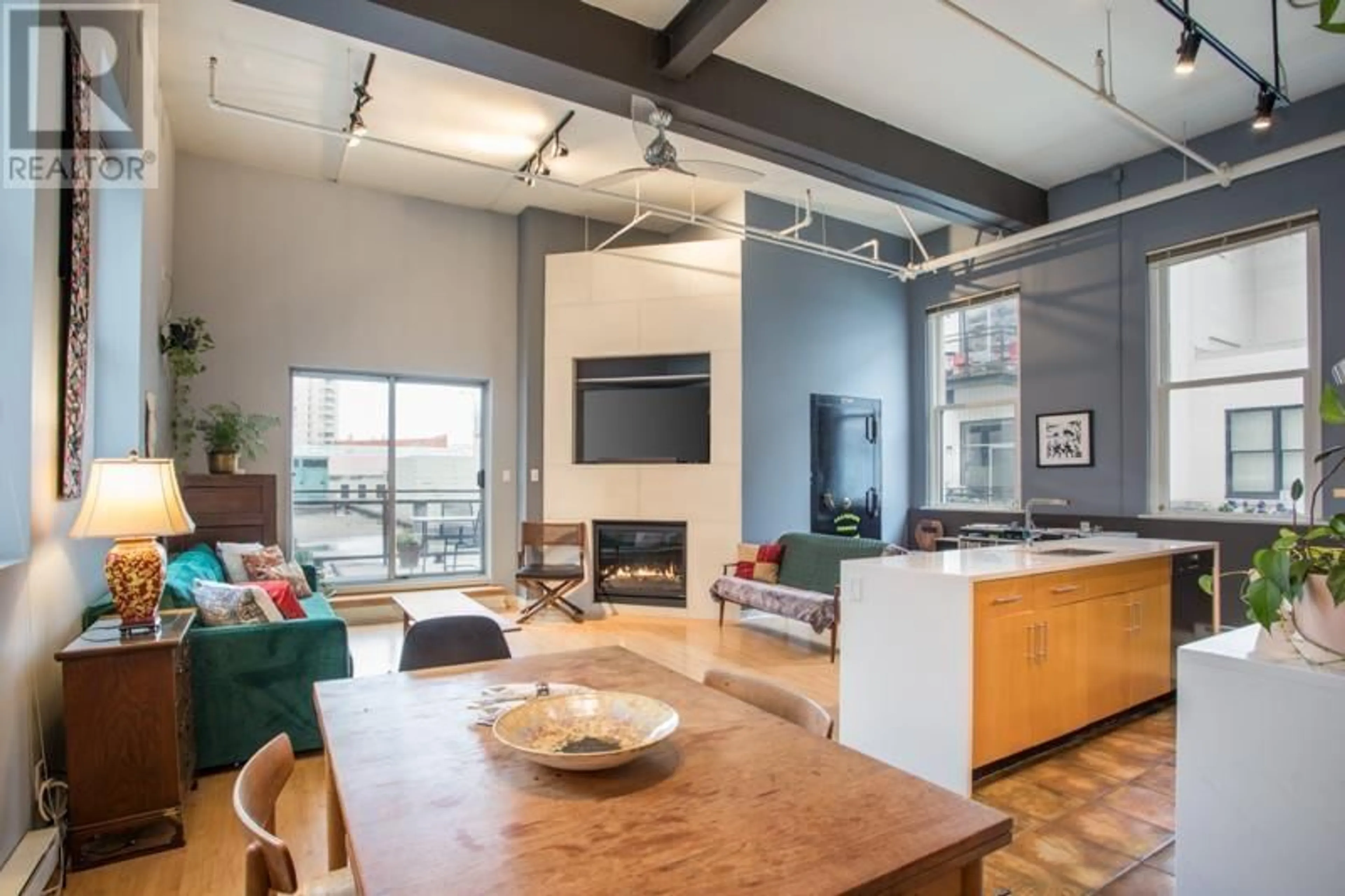 Open concept kitchen, cement floor for 301 - 549 COLUMBIA STREET, New Westminster British Columbia V3L1B3