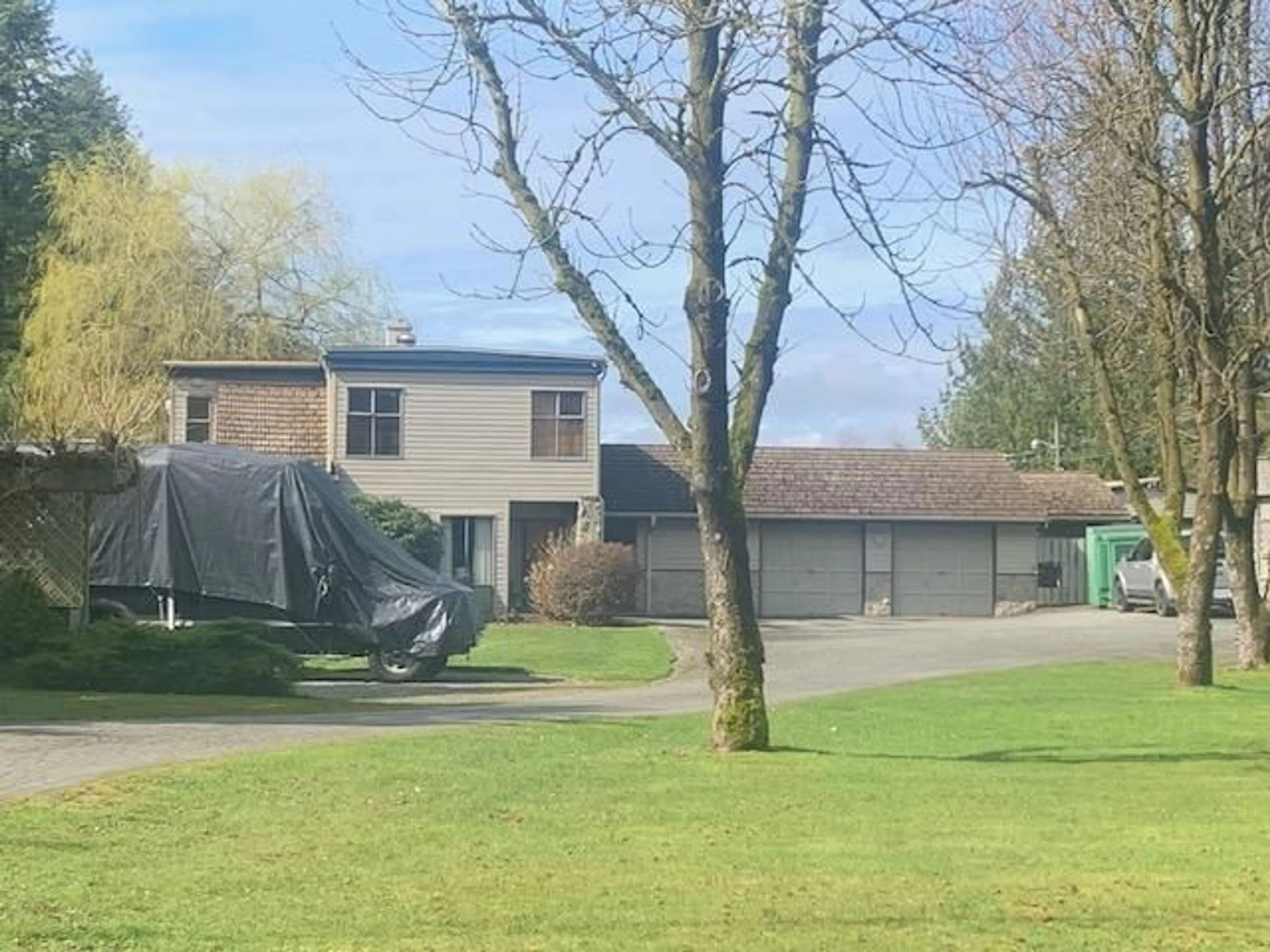 A pic from outside/outdoor area/front of a property/back of a property/a pic from drone, street for 2561 267, Langley British Columbia V4W2Y2