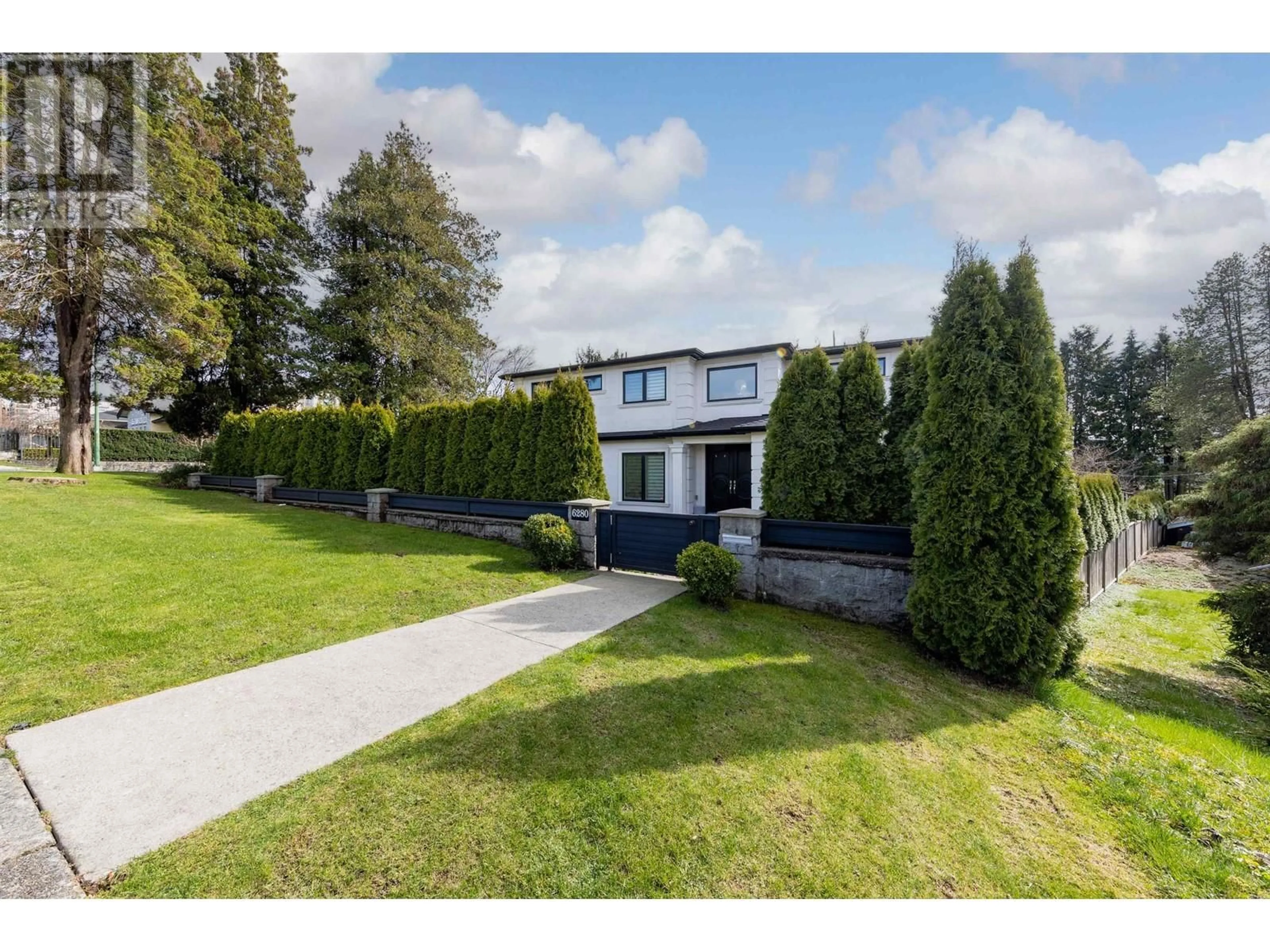 A pic from outside/outdoor area/front of a property/back of a property/a pic from drone, street for 6280 BUCHANAN STREET, Burnaby British Columbia V5B2S5
