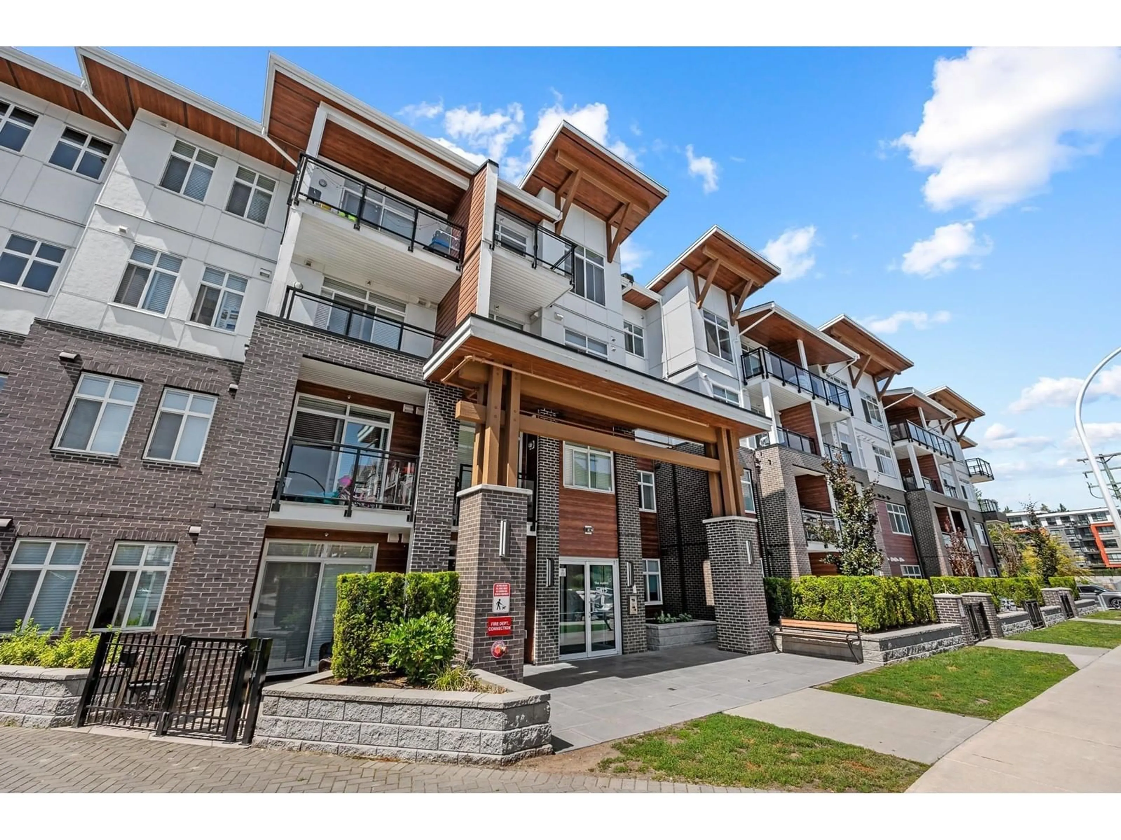 Unknown for 201 - 5415 BRYDRON, Langley British Columbia V3A0N4