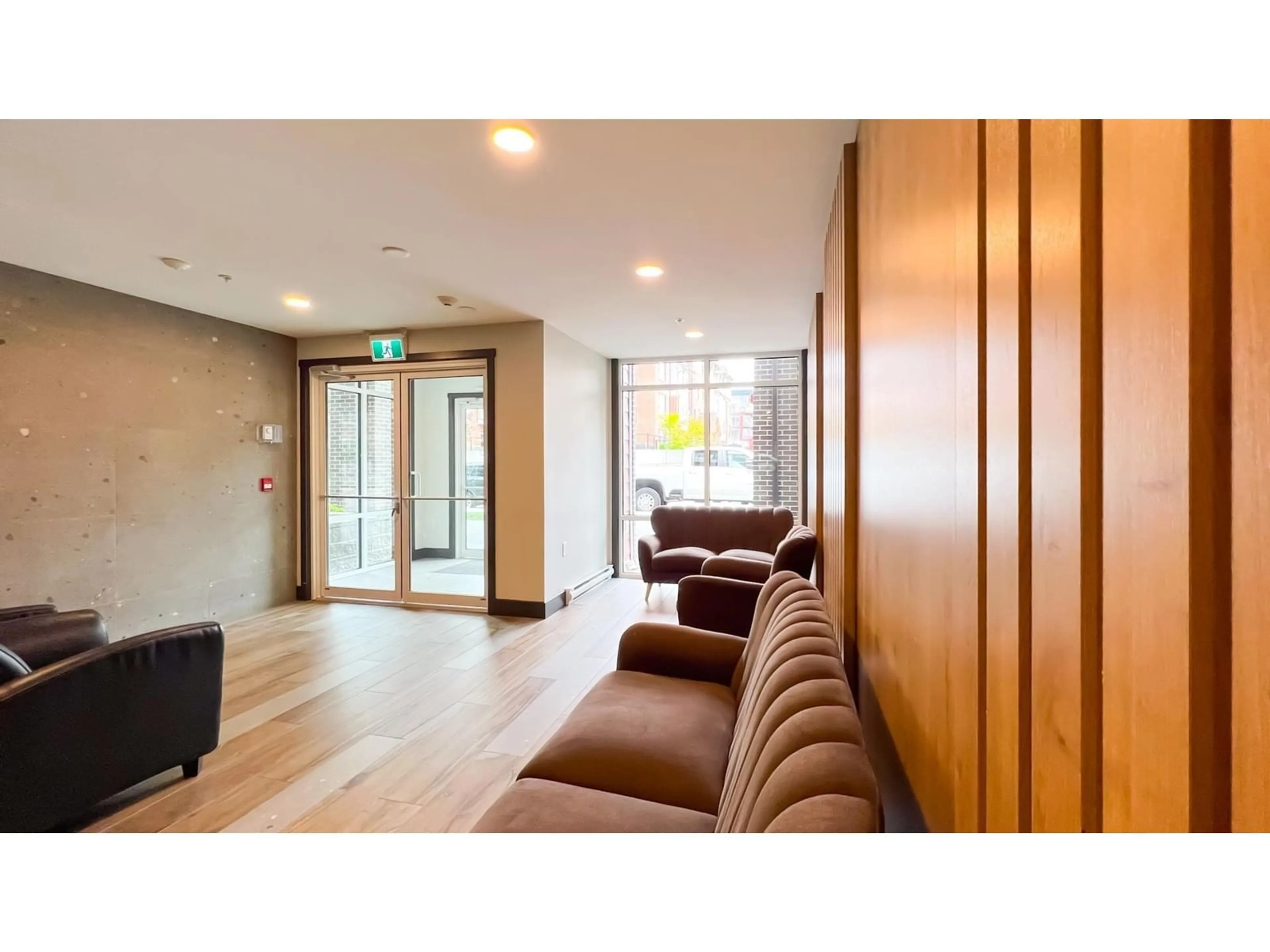 Indoor foyer for 201 - 5415 BRYDRON, Langley British Columbia V3A0N4
