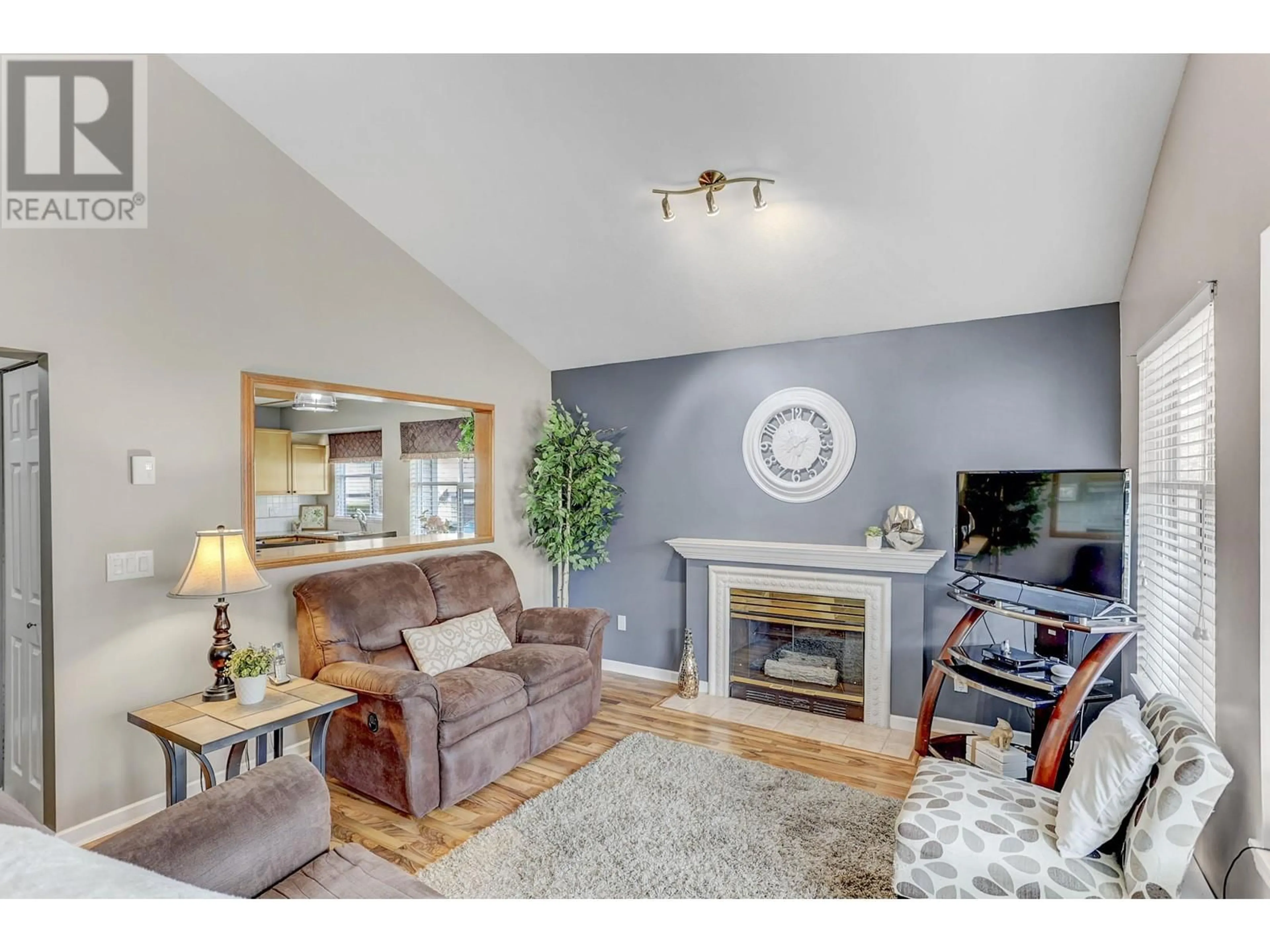 Living room with furniture, unknown for 10 - 12099 237 STREET, Maple Ridge British Columbia V4R2C3
