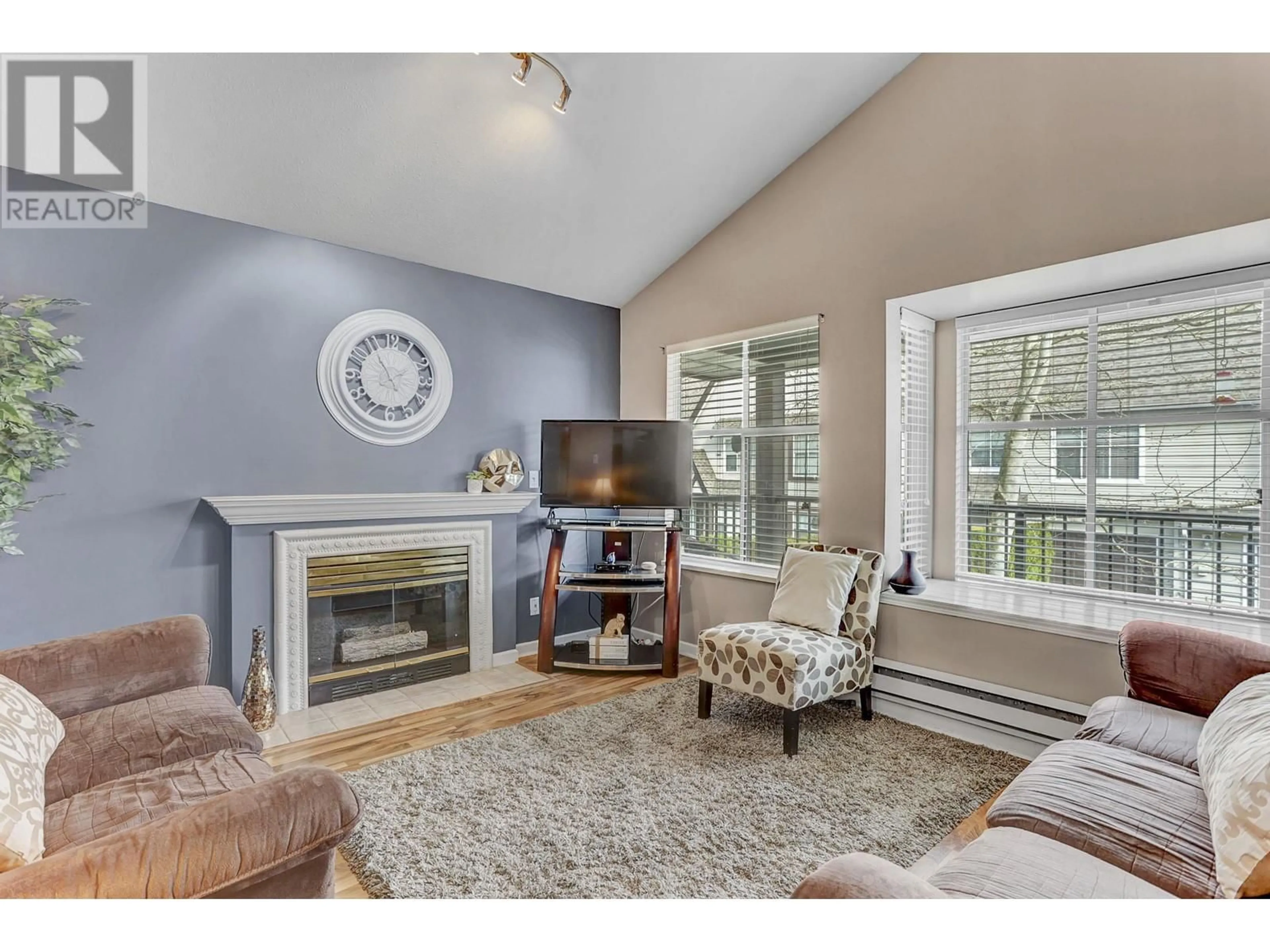 Living room with furniture, unknown for 10 - 12099 237 STREET, Maple Ridge British Columbia V4R2C3