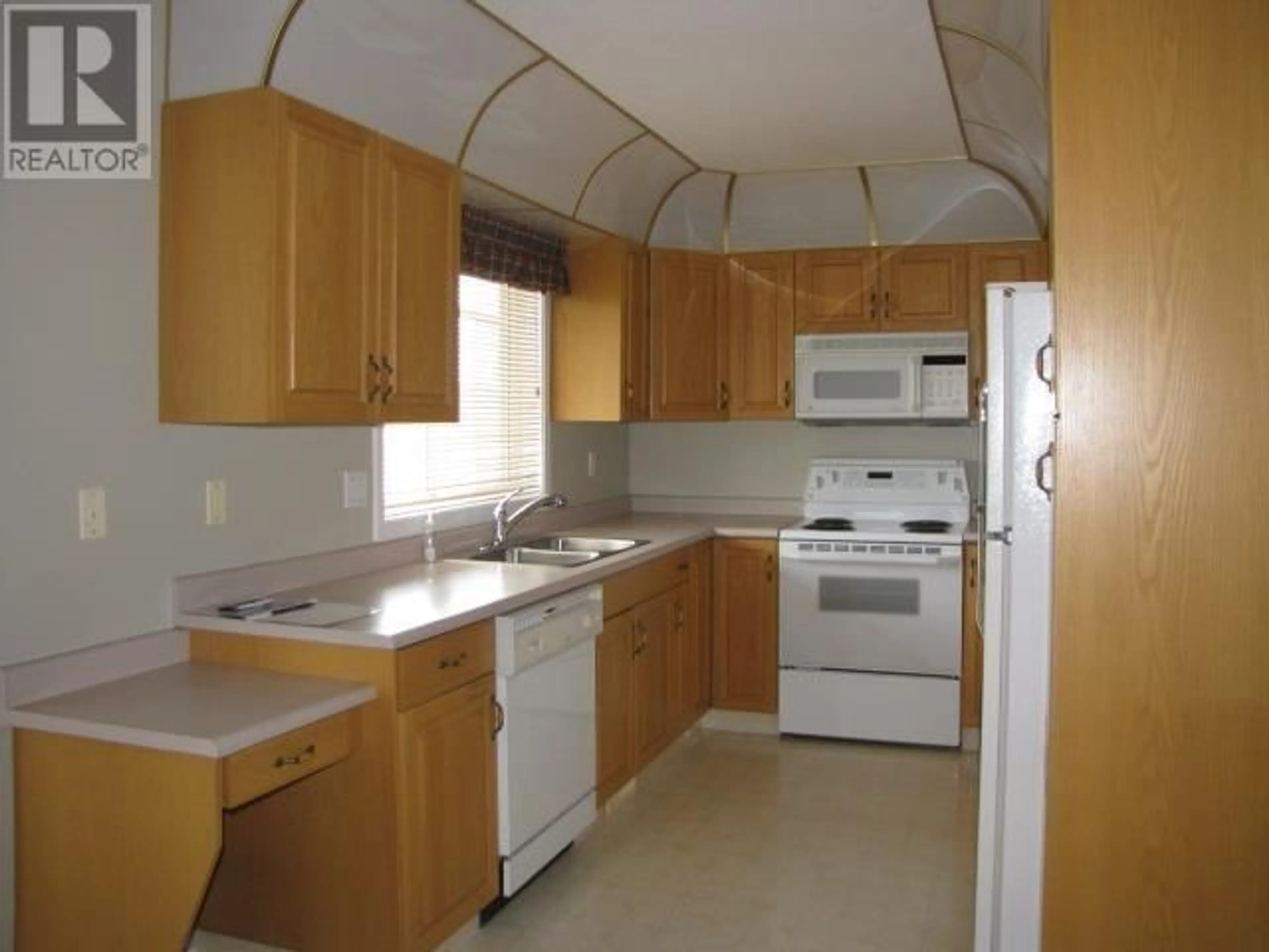 Standard kitchen, unknown for 20 - 500 WOTZKE DRIVE, Williams Lake British Columbia V2G4S9