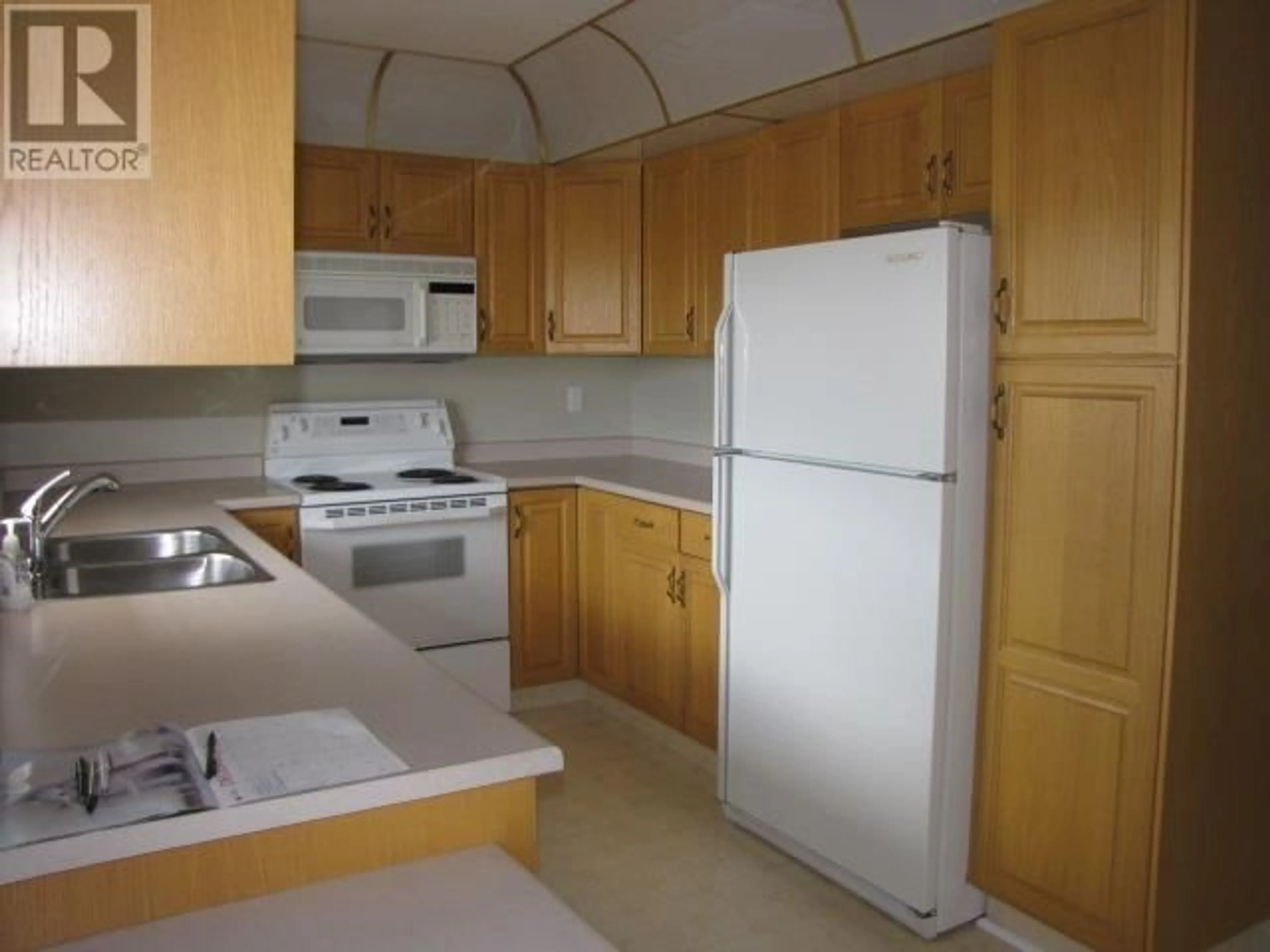 Standard kitchen, unknown for 20 - 500 WOTZKE DRIVE, Williams Lake British Columbia V2G4S9