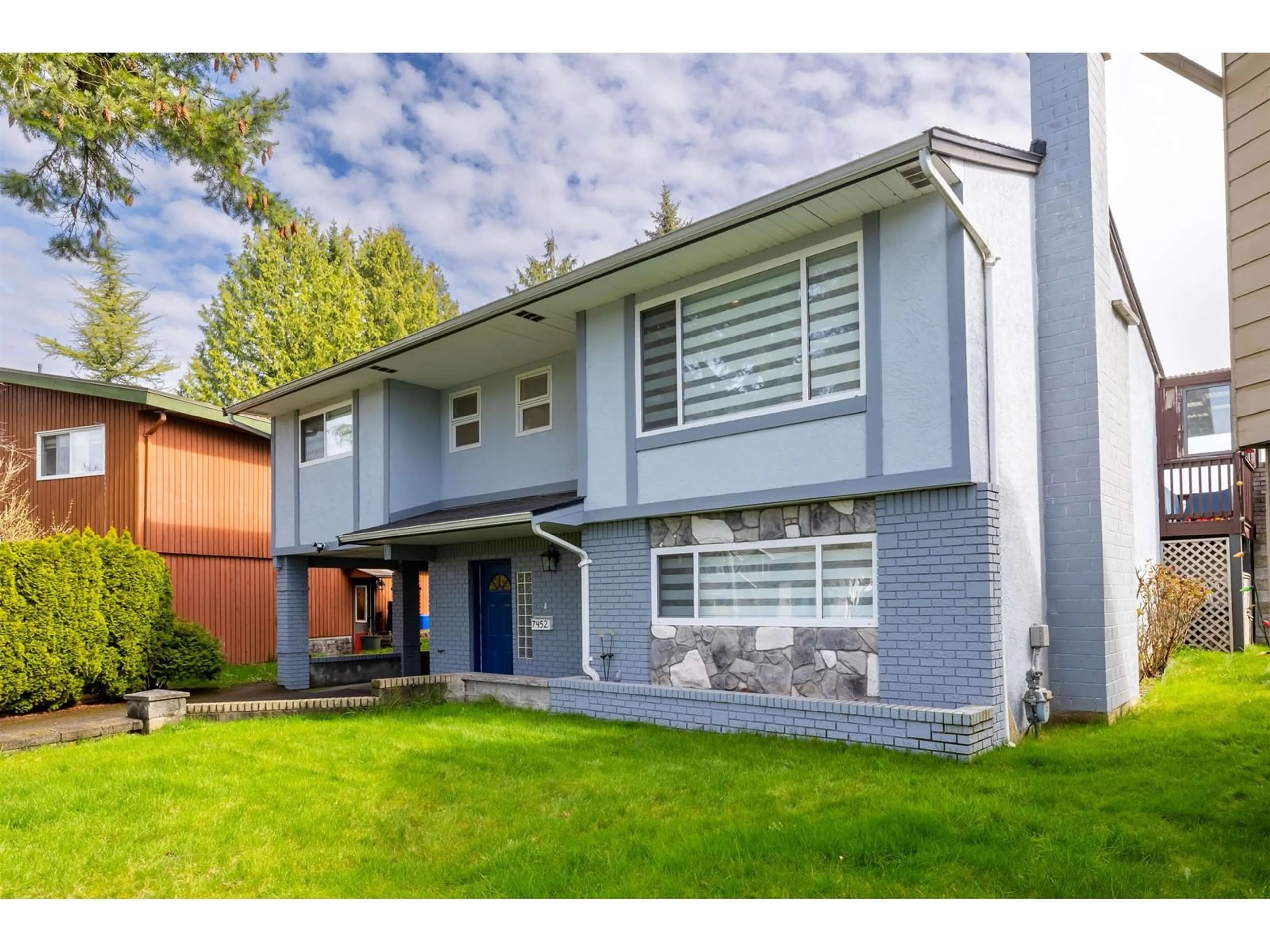 Home with vinyl exterior material, street for 7452 115A, Delta British Columbia V4C5P8