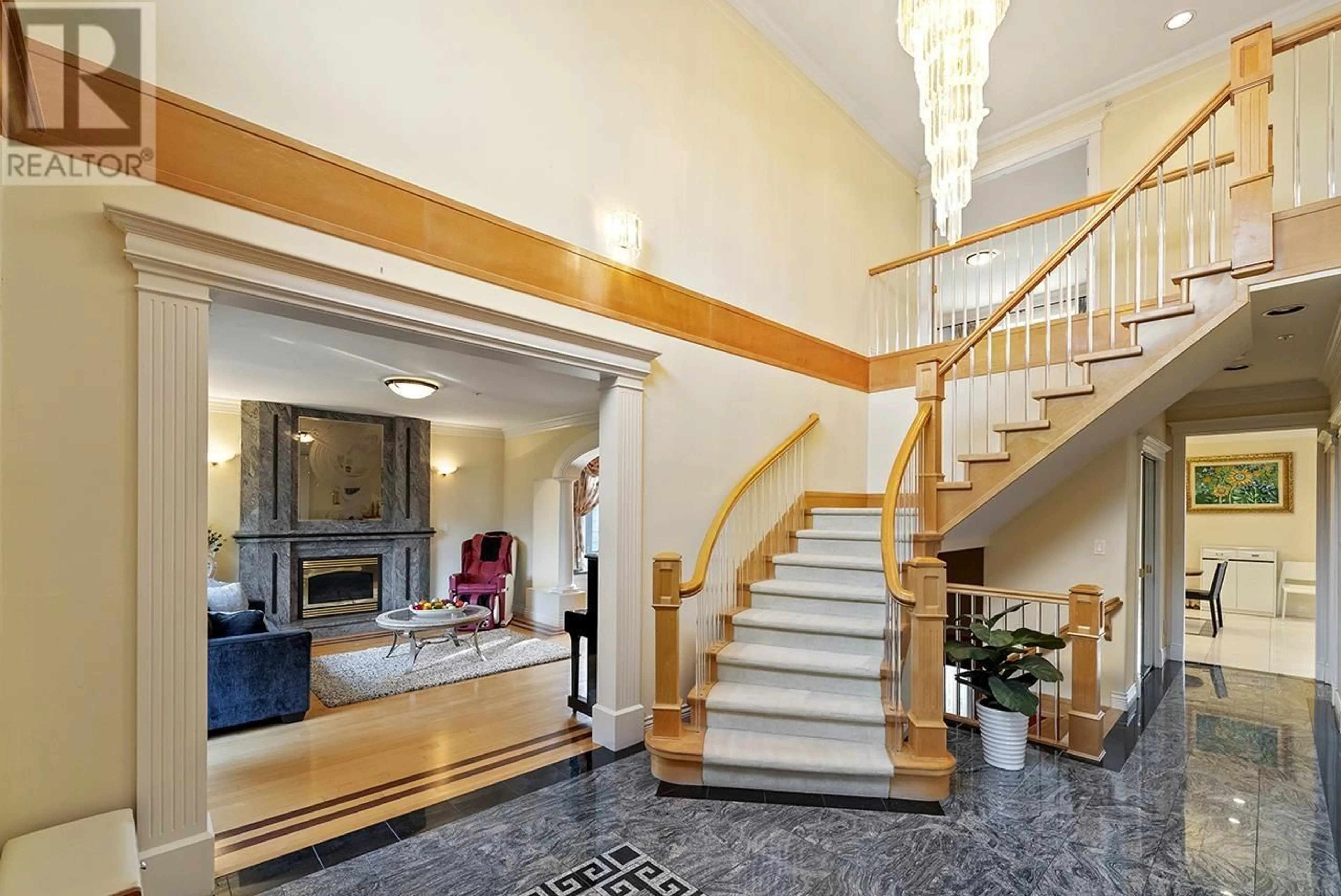 Indoor foyer for 6669 HEATHER STREET, Vancouver British Columbia V6P3P3