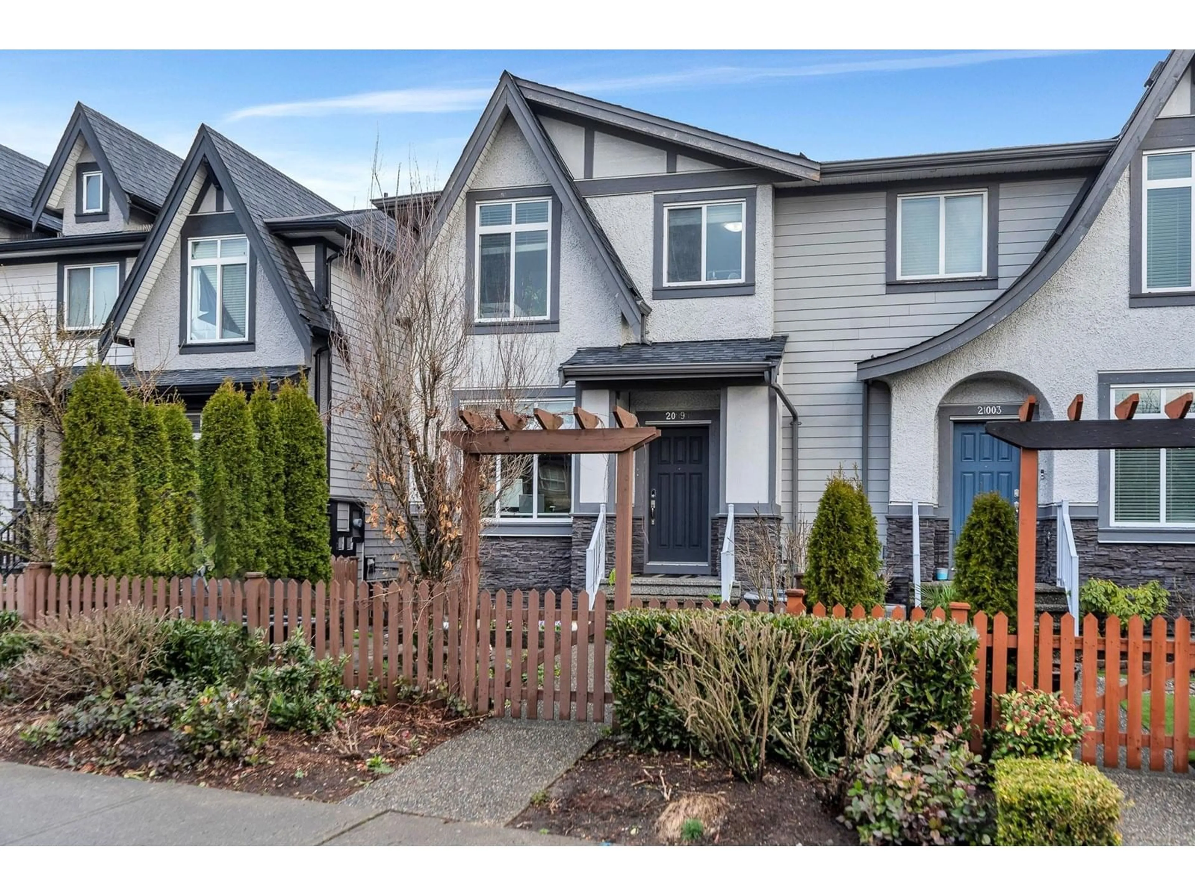 Home with vinyl exterior material, street for 20999 80, Langley British Columbia V2Y0R3