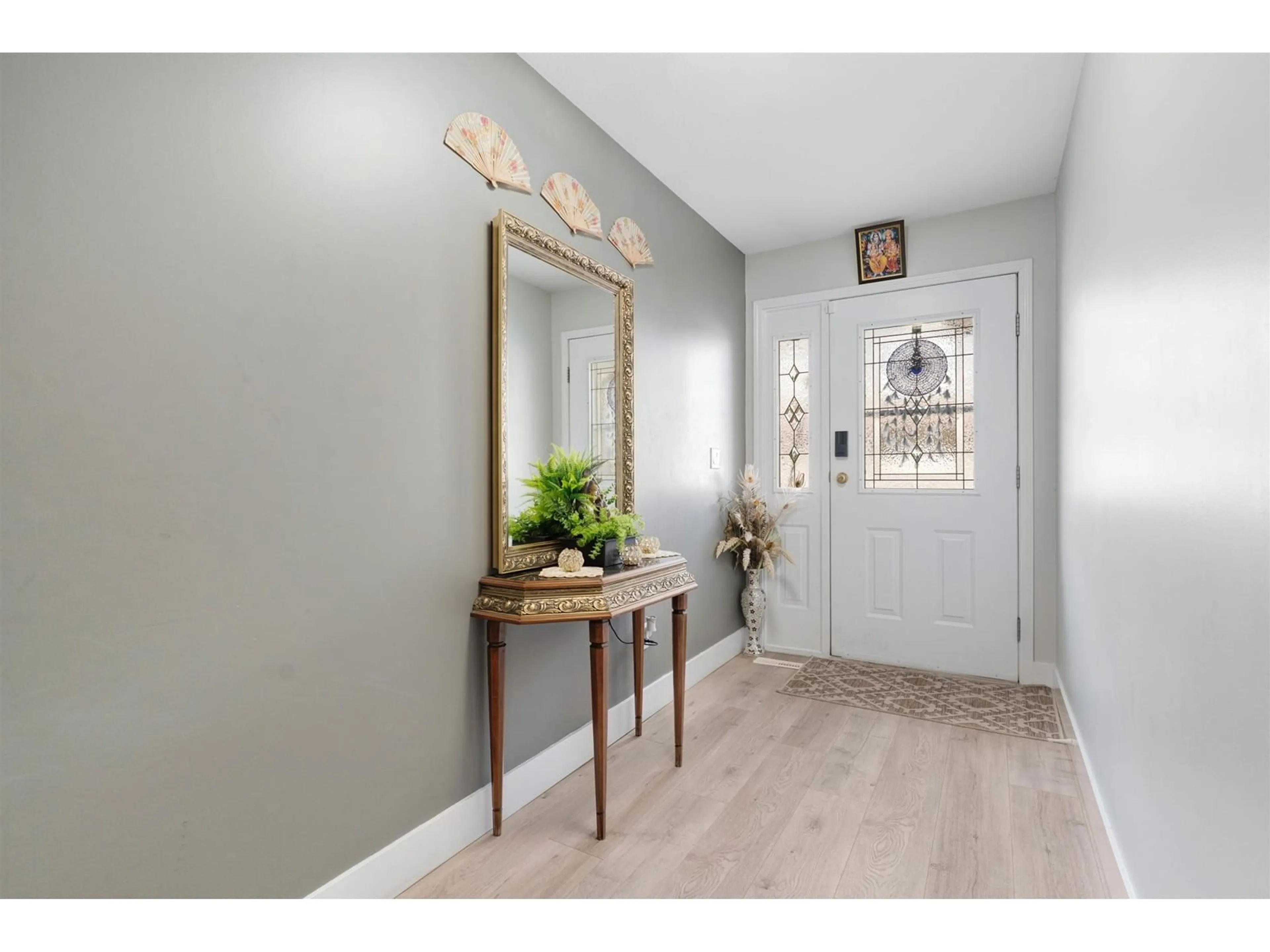Indoor entryway for 13 - 12165 75, Surrey British Columbia V3W0N7
