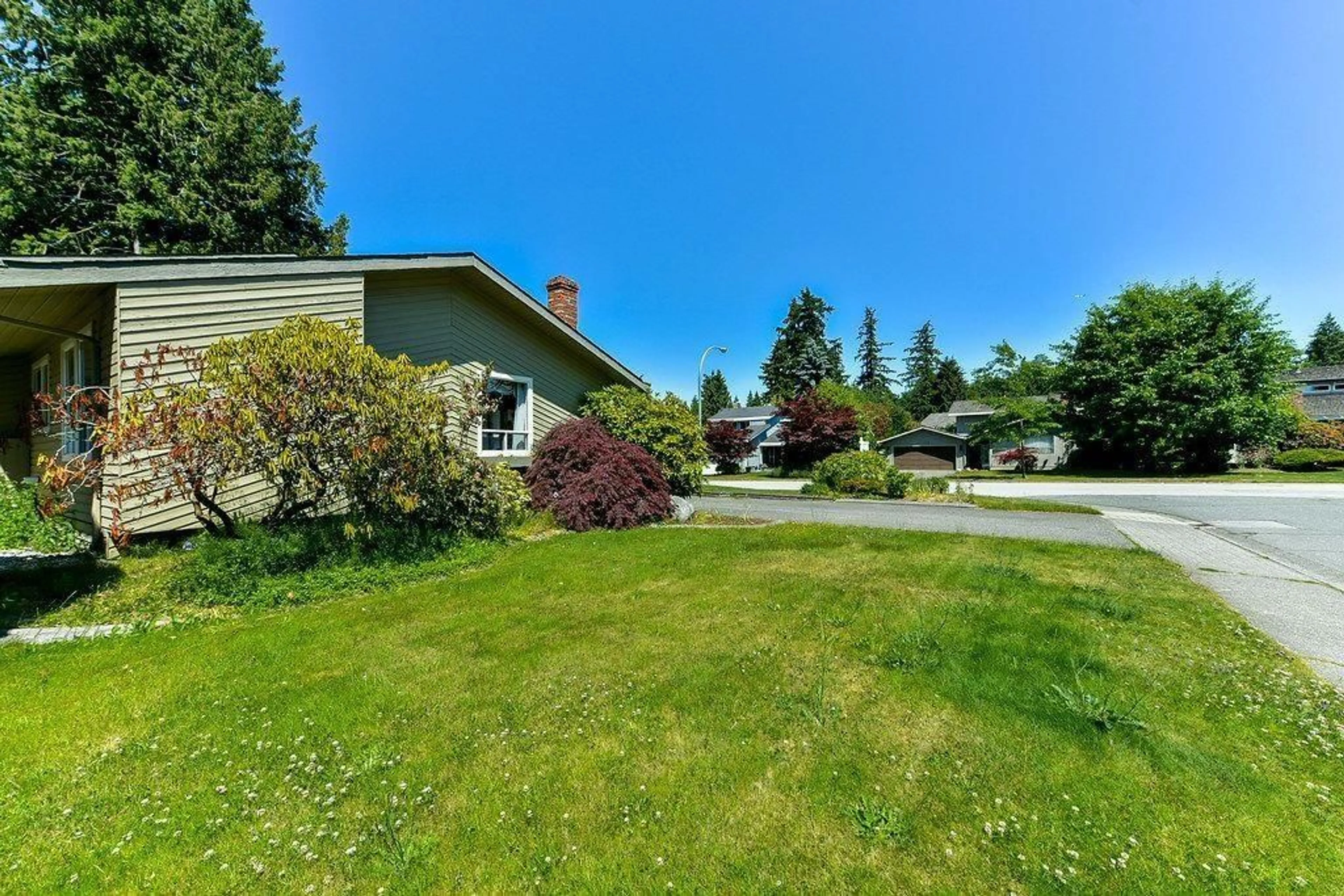 A pic from outside/outdoor area/front of a property/back of a property/a pic from drone, street for 6947 RYALL, Delta British Columbia V4E2H5