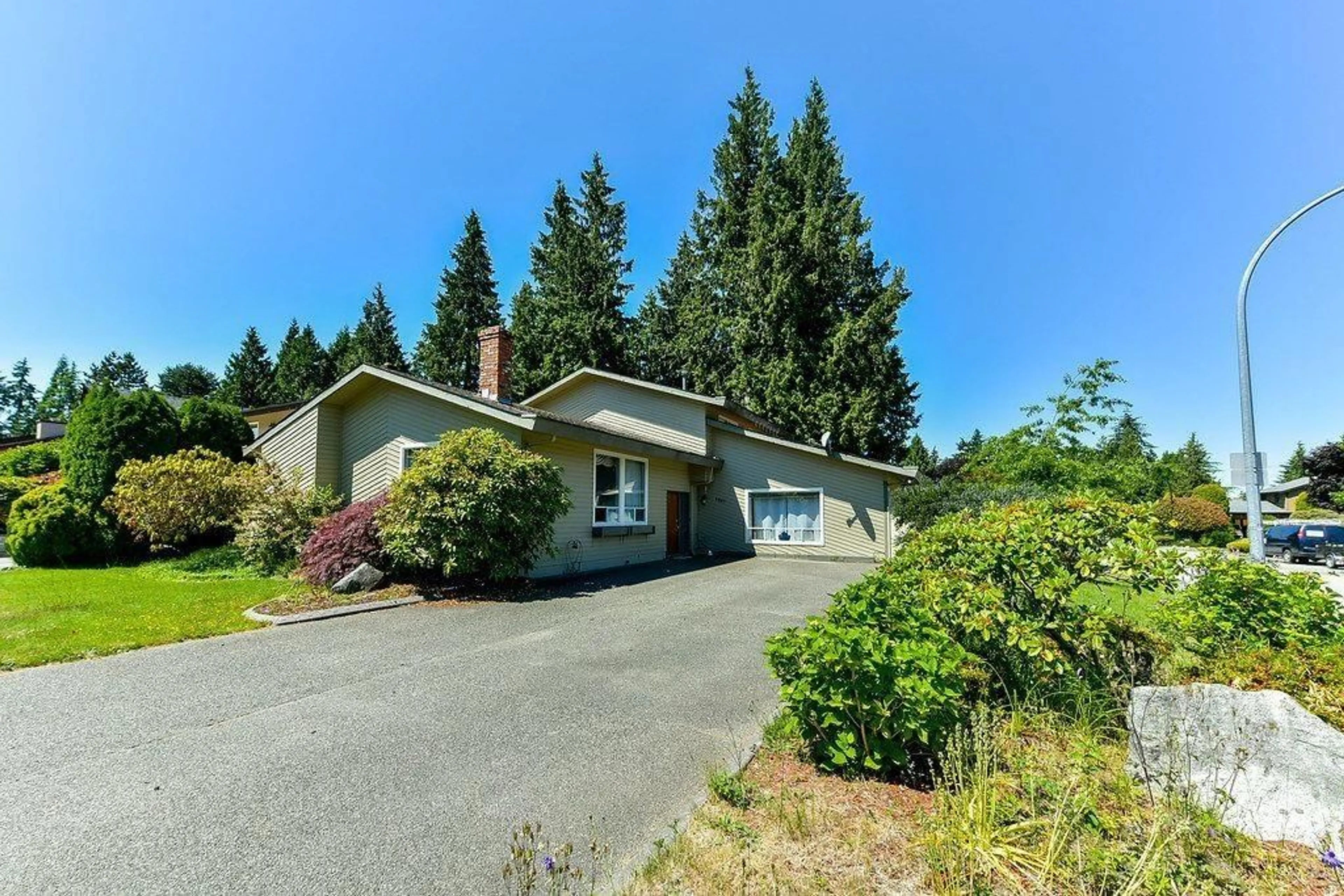 A pic from outside/outdoor area/front of a property/back of a property/a pic from drone, unknown for 6947 RYALL, Delta British Columbia V4E2H5