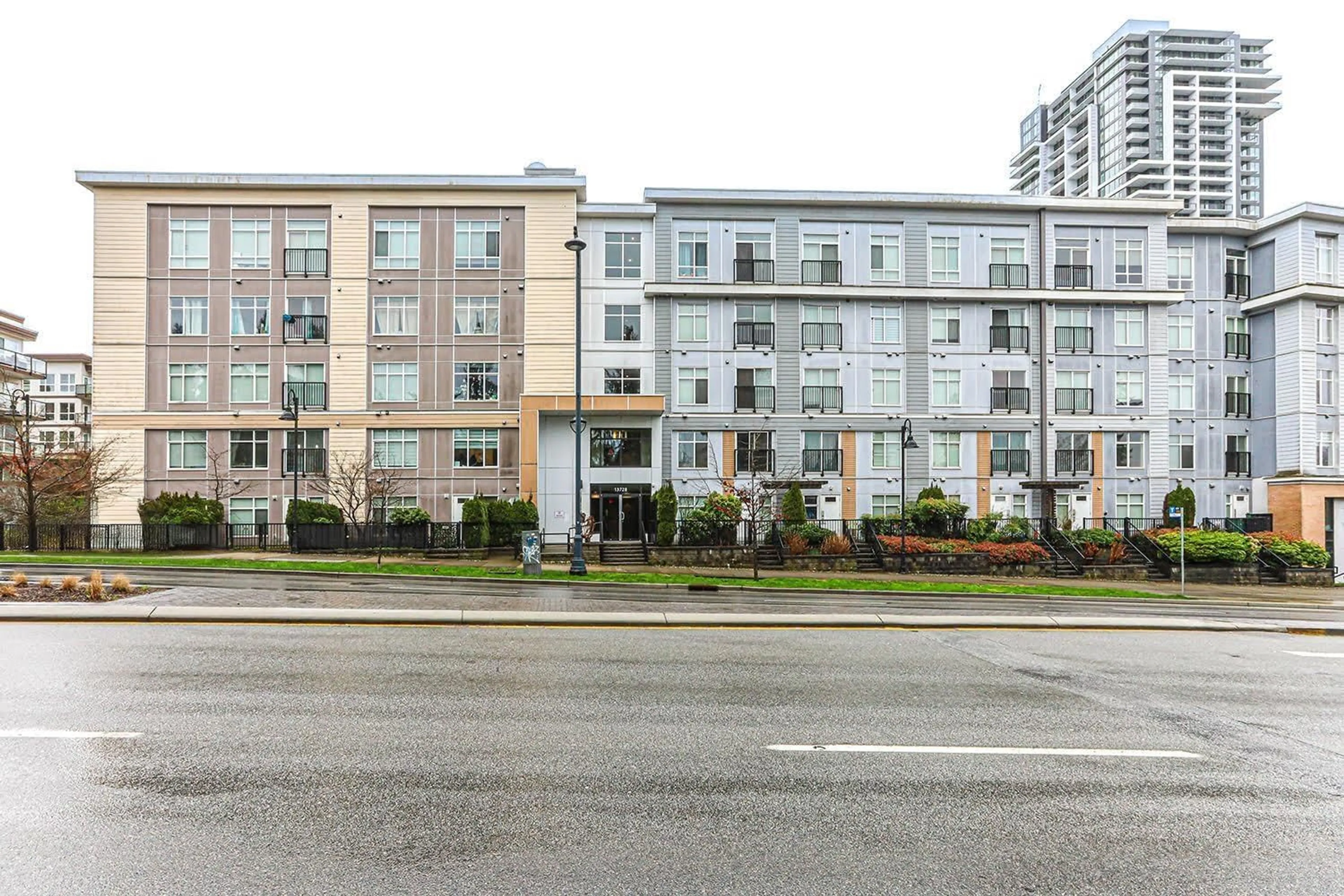 Patio, street for 532 - 13728 108, Surrey British Columbia V3T0G2