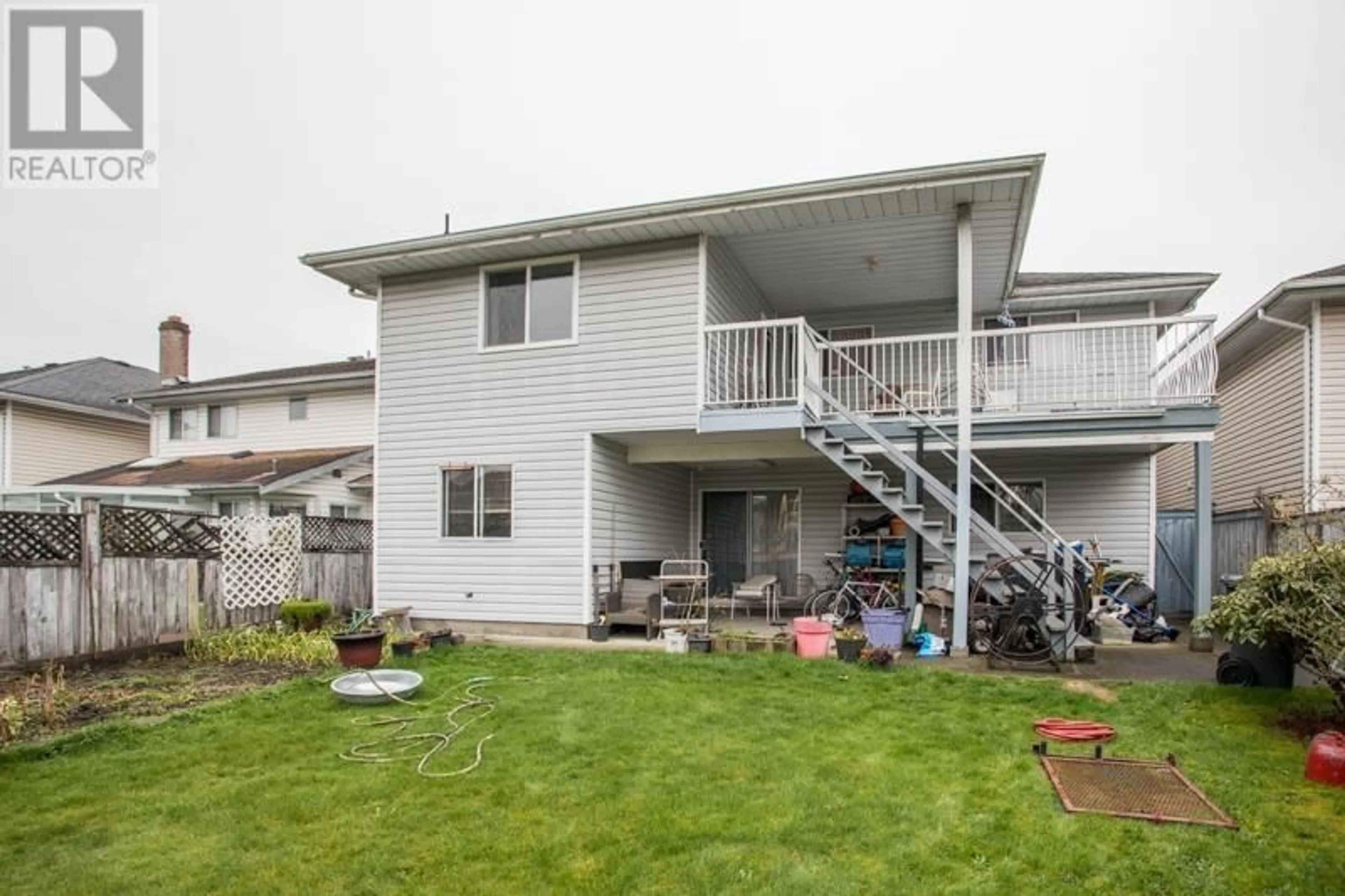 Home with vinyl exterior material, unknown for 7451 NO. 2 ROAD, Richmond British Columbia V7C3L7