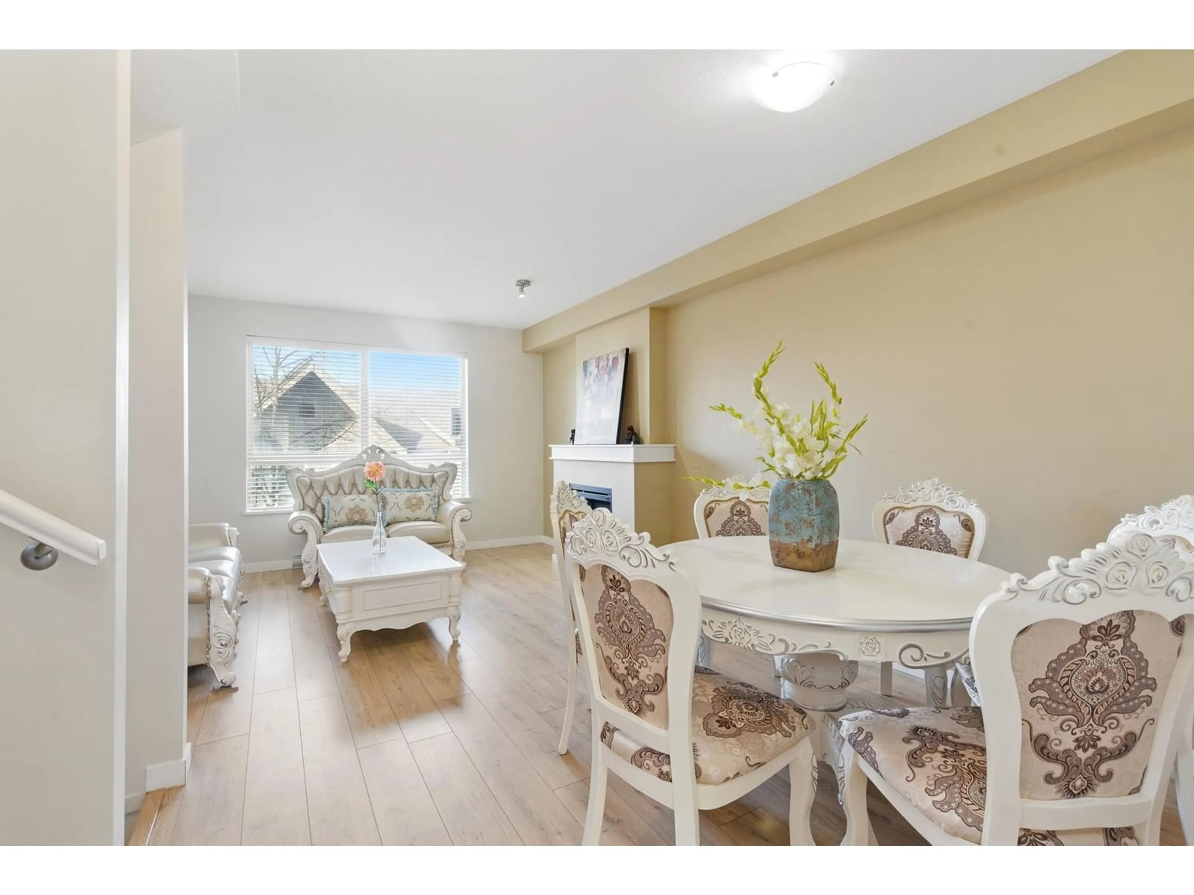 Dining room, wood/laminate floor for 122 - 2738 158, Surrey British Columbia V3Z3K3