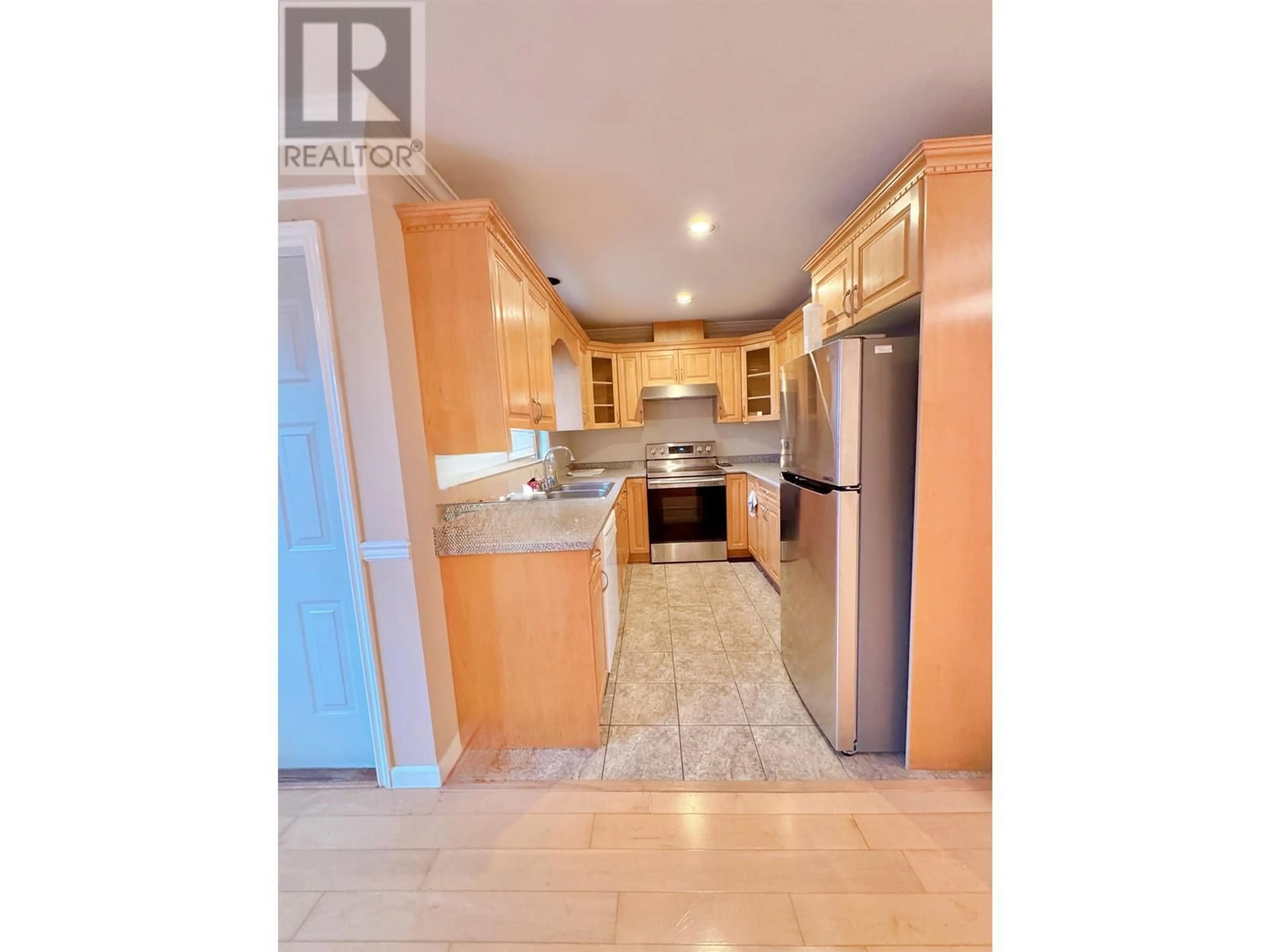 Open concept kitchen, ceramic/tile floor for 5366 MANOR STREET, Burnaby British Columbia V5G1B7