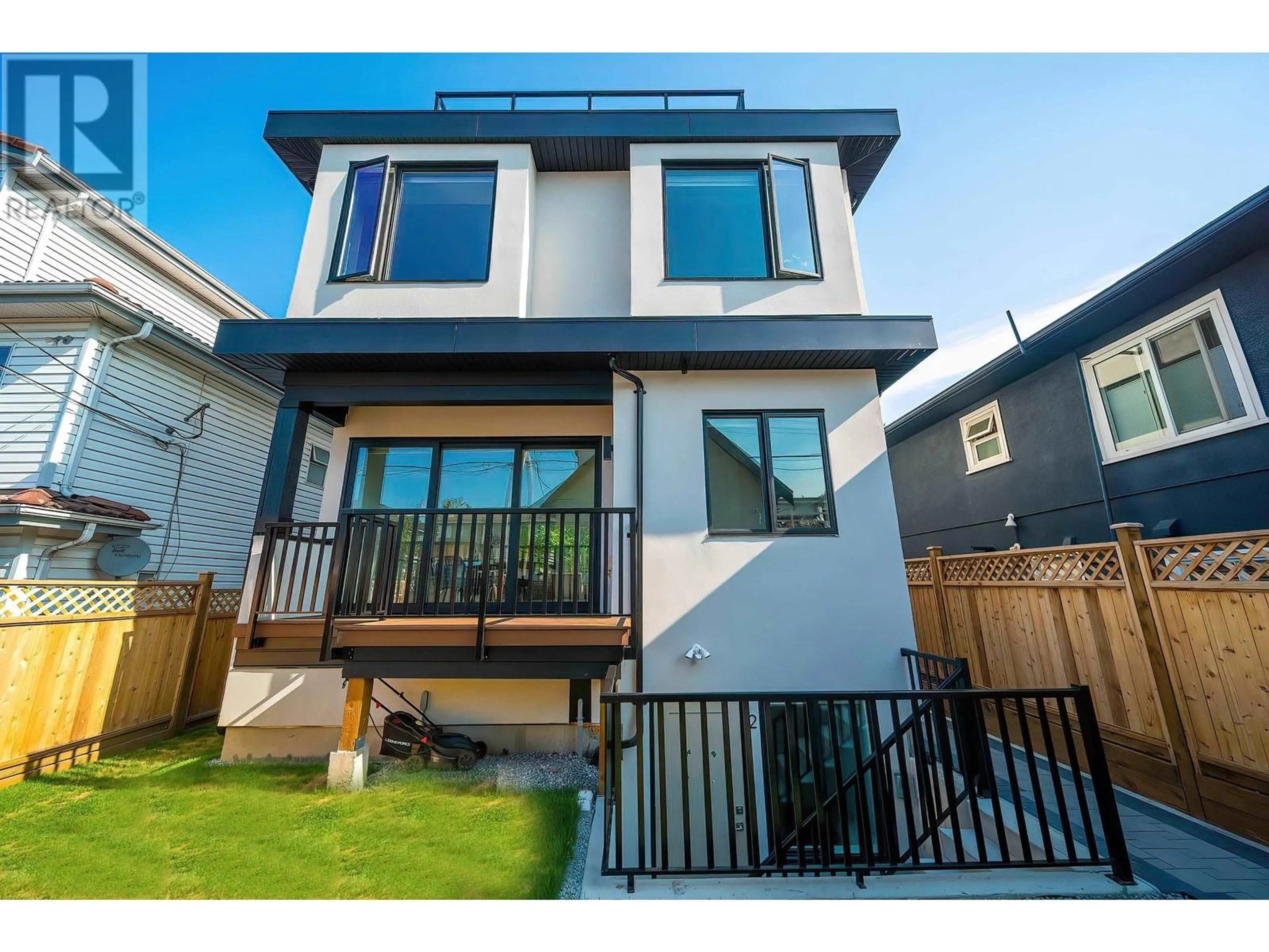 Home with vinyl exterior material, street for 3126 17TH AVENUE, Vancouver British Columbia V5M2N7