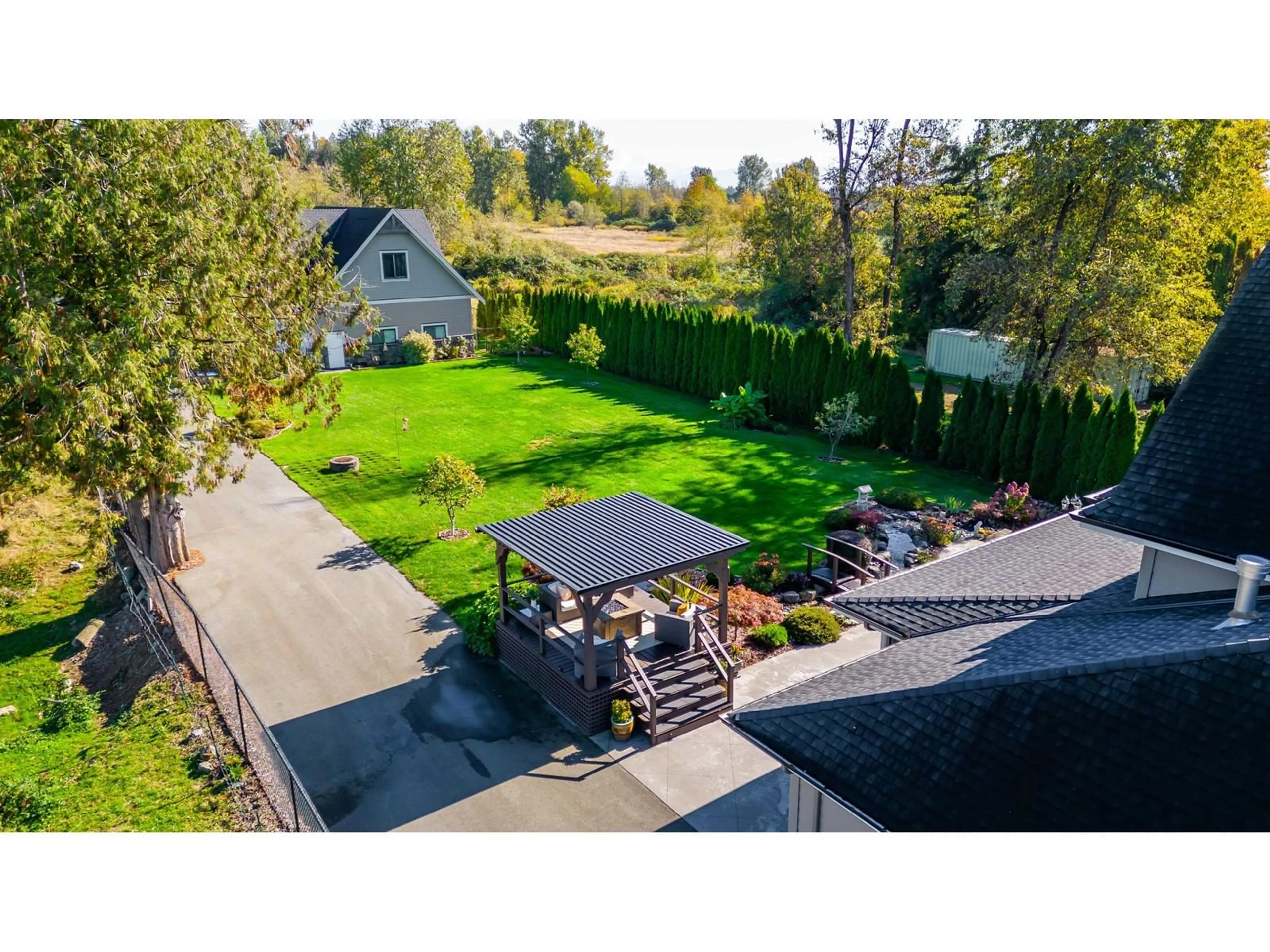 A pic from outside/outdoor area/front of a property/back of a property/a pic from drone, unknown for 3598 272, Langley British Columbia V4W1R6