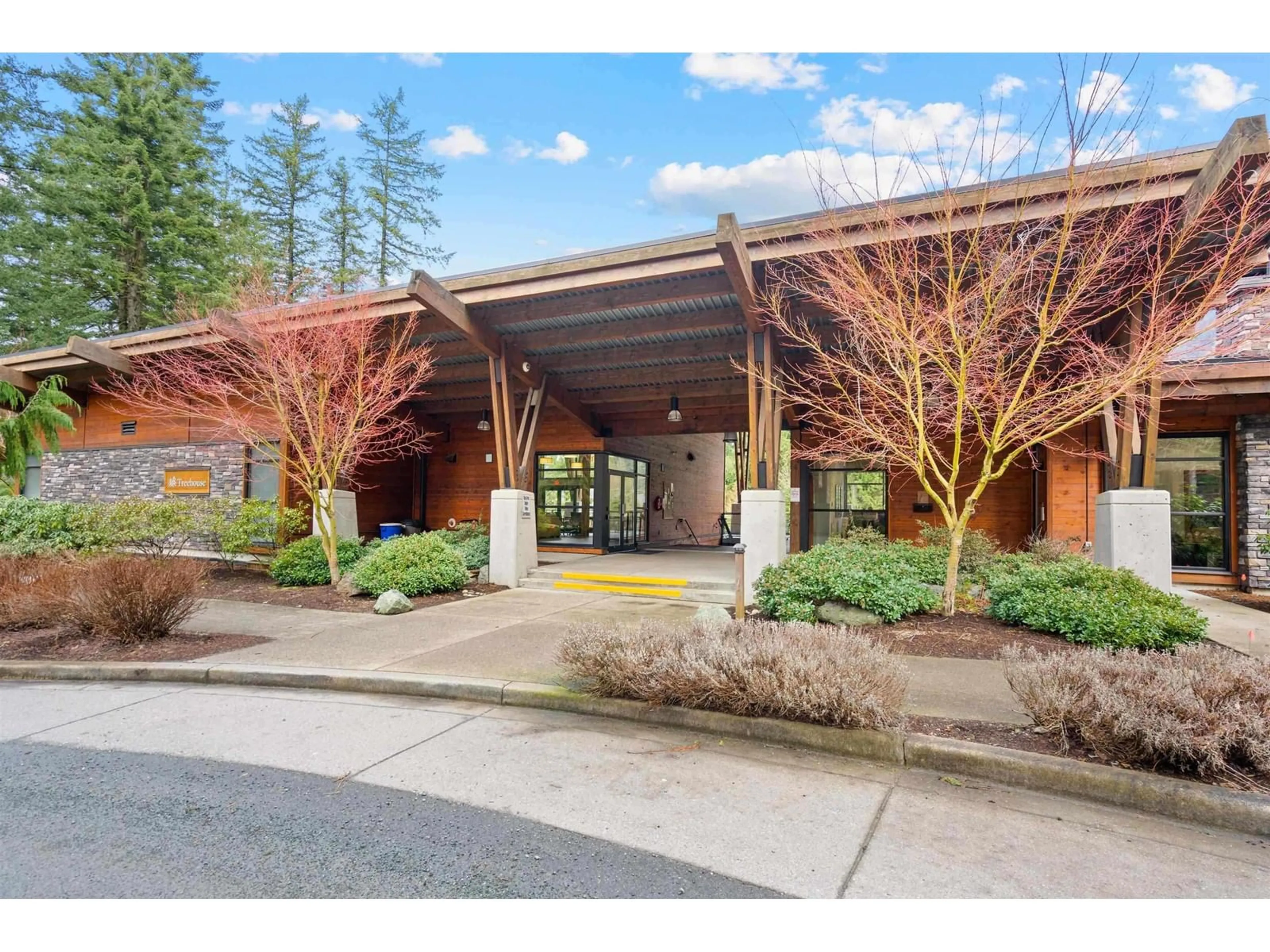 Indoor foyer for 43548 RED HAWK PASS, Cultus Lake British Columbia V2R0E1