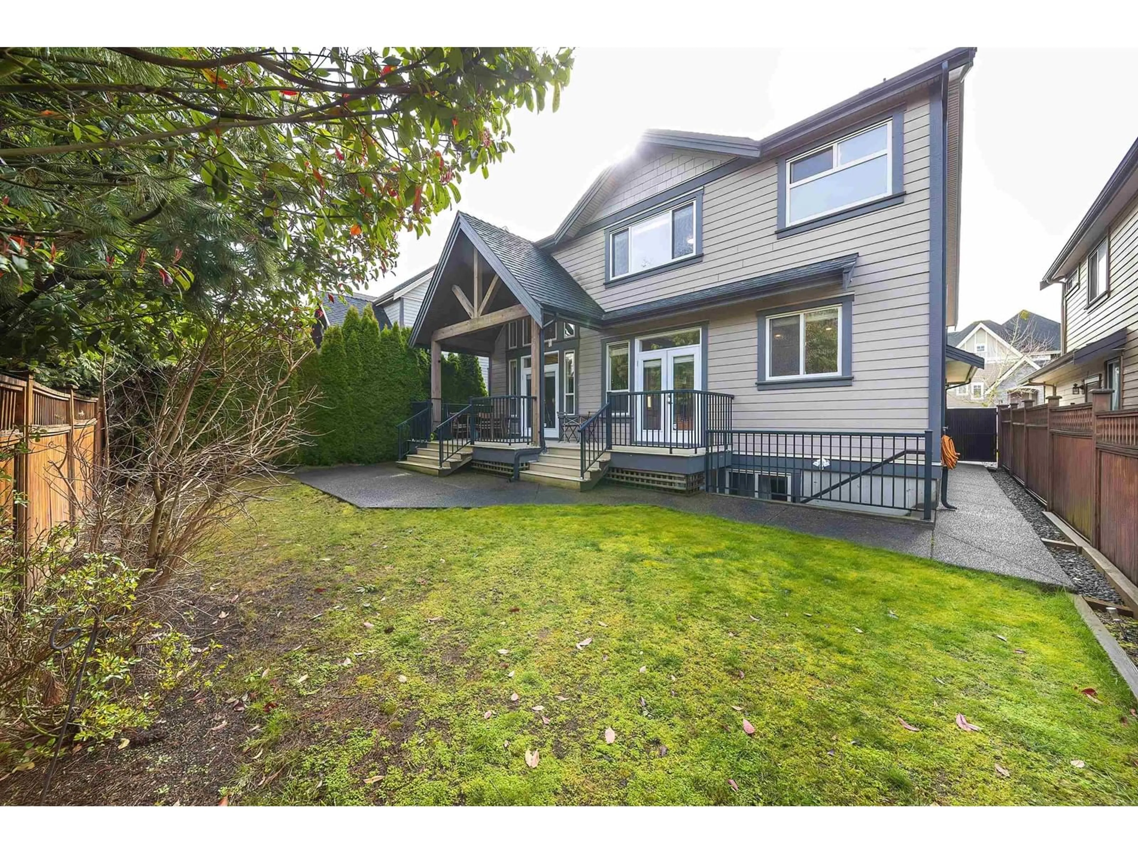 A pic from outside/outdoor area/front of a property/back of a property/a pic from drone, street for 16291 26, Surrey British Columbia V3Z6X7