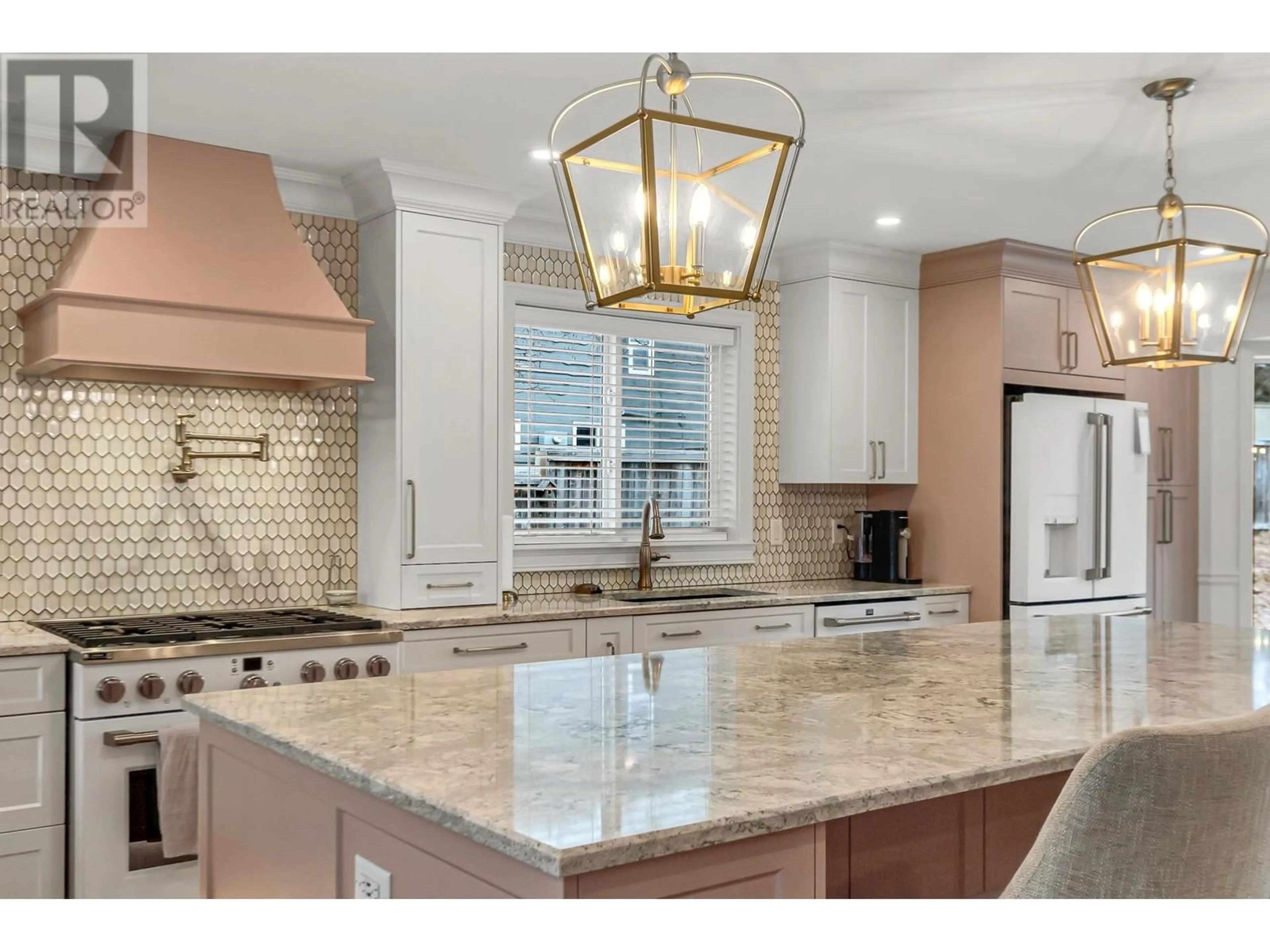 Open concept kitchen, ceramic/tile floor for 2883 PARENT ROAD, Prince George British Columbia V2N5G2