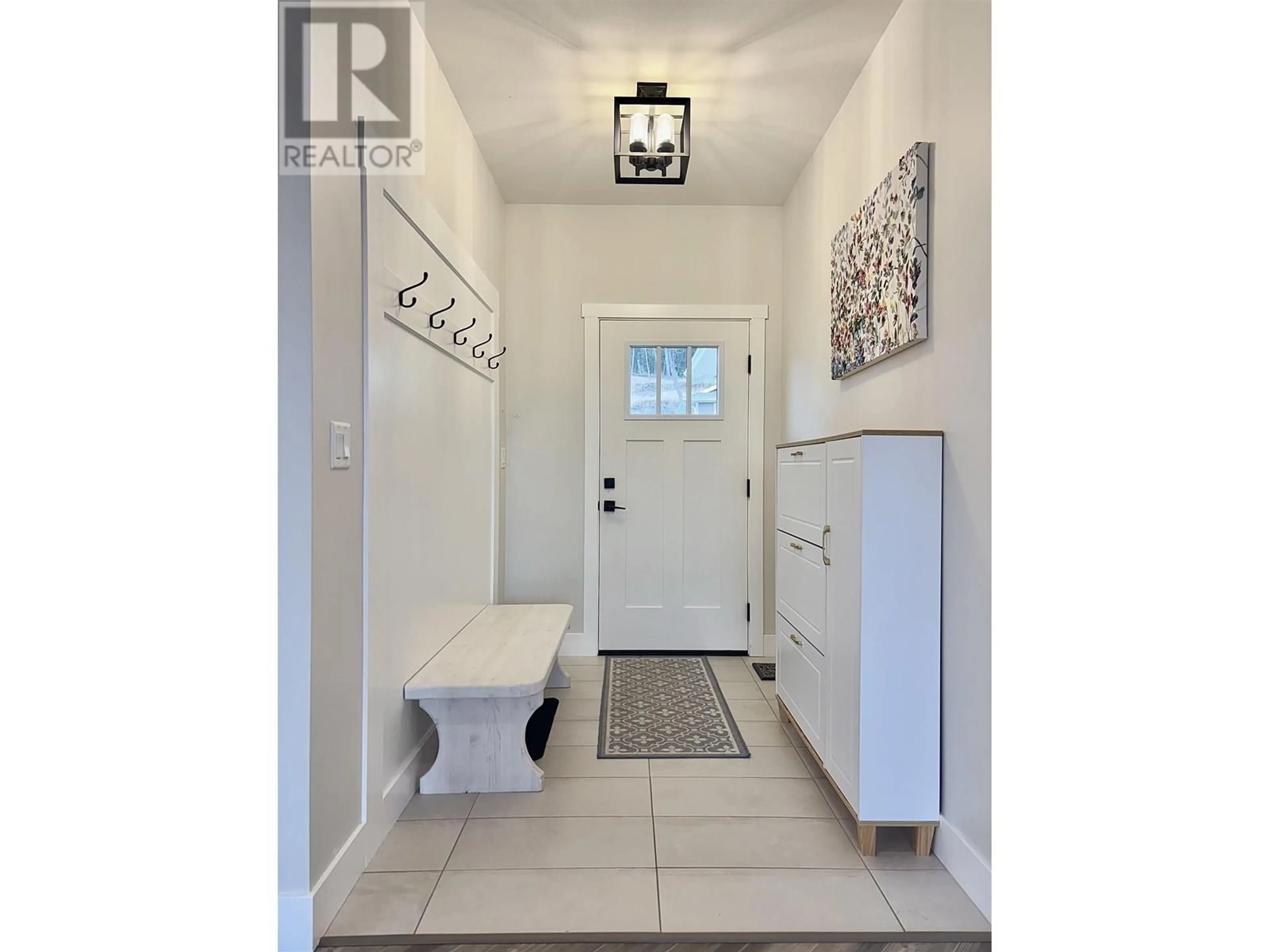 Indoor entryway for 4 - 555 WOTZKE DRIVE, Williams Lake British Columbia V2G4K2