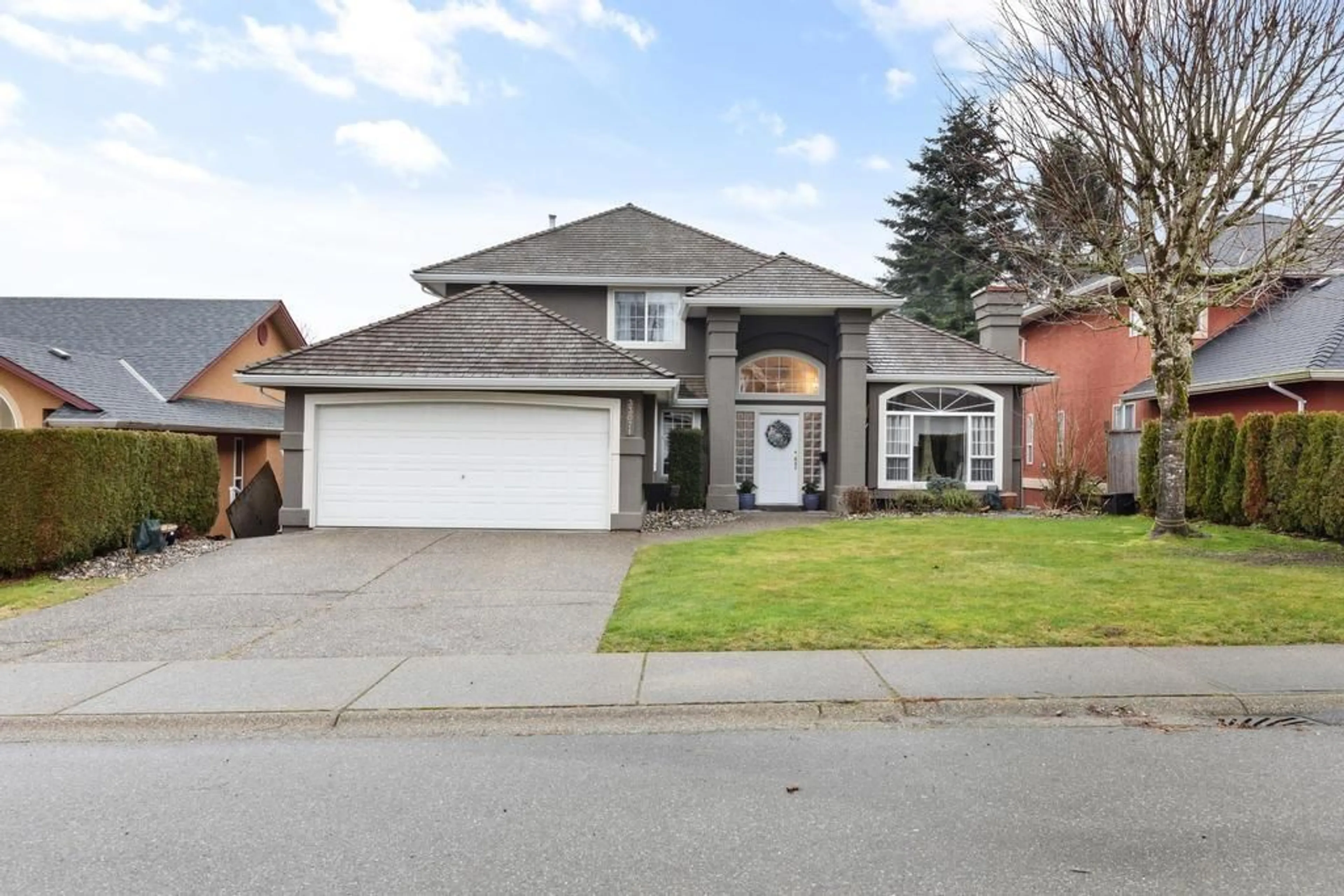 Home with brick exterior material, street for 33071 HAWTHORNE, Mission British Columbia V2V6Z1