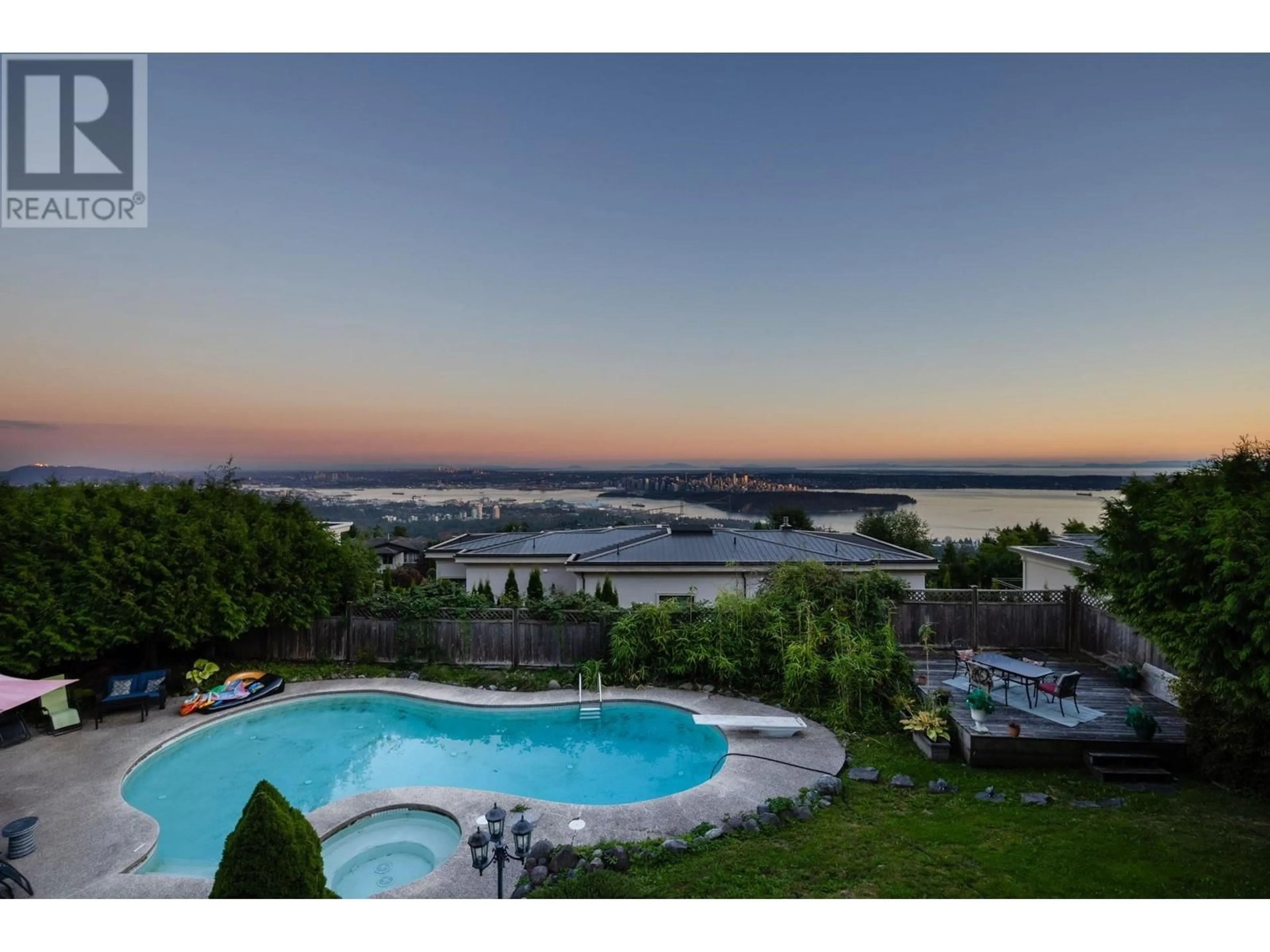 Pool for 1591 CHARTWELL DRIVE, West Vancouver British Columbia V7S2R9