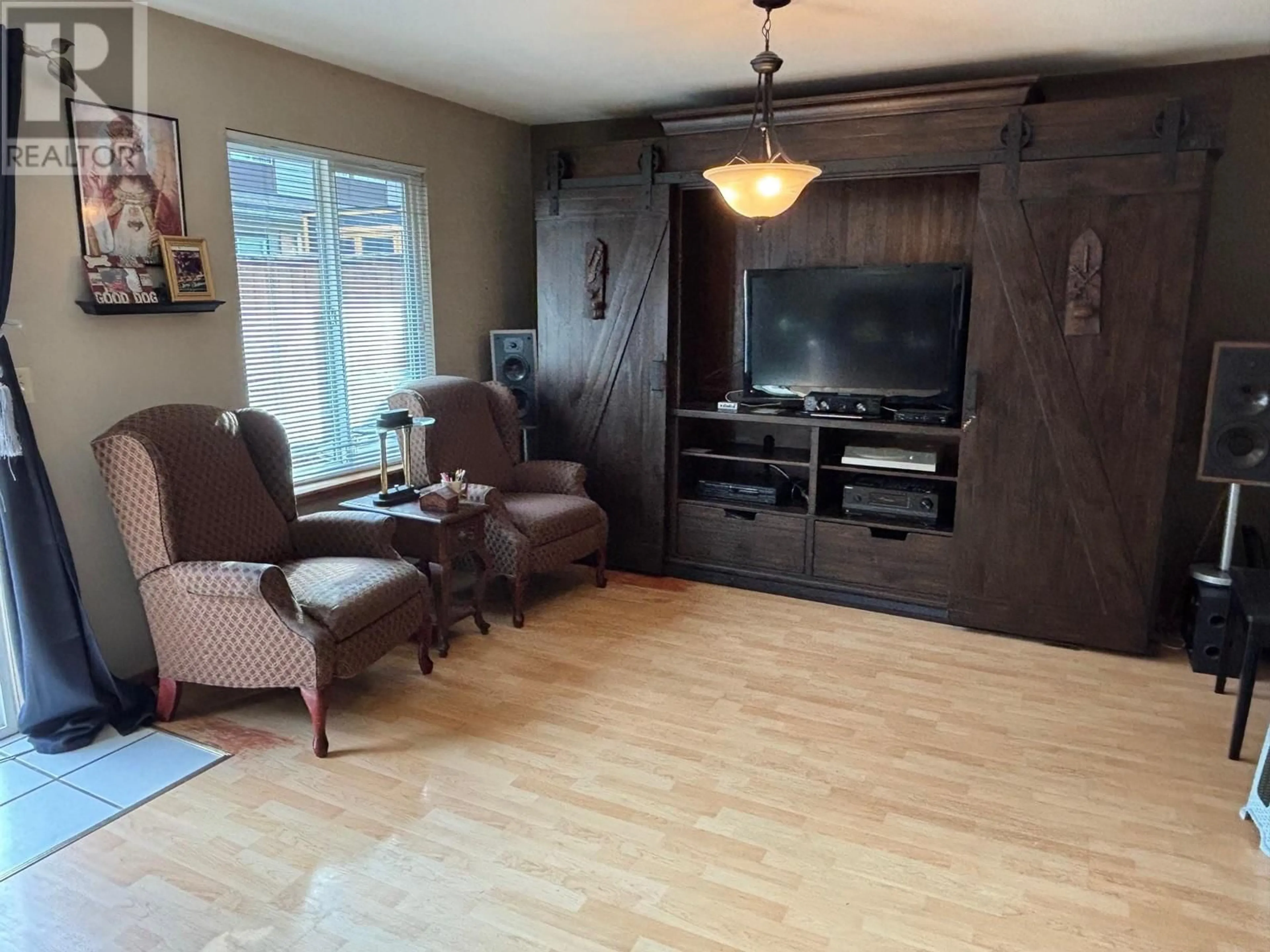 Living room with furniture, wood/laminate floor for 4 - 11757 207 STREET, Maple Ridge British Columbia V2X1X4