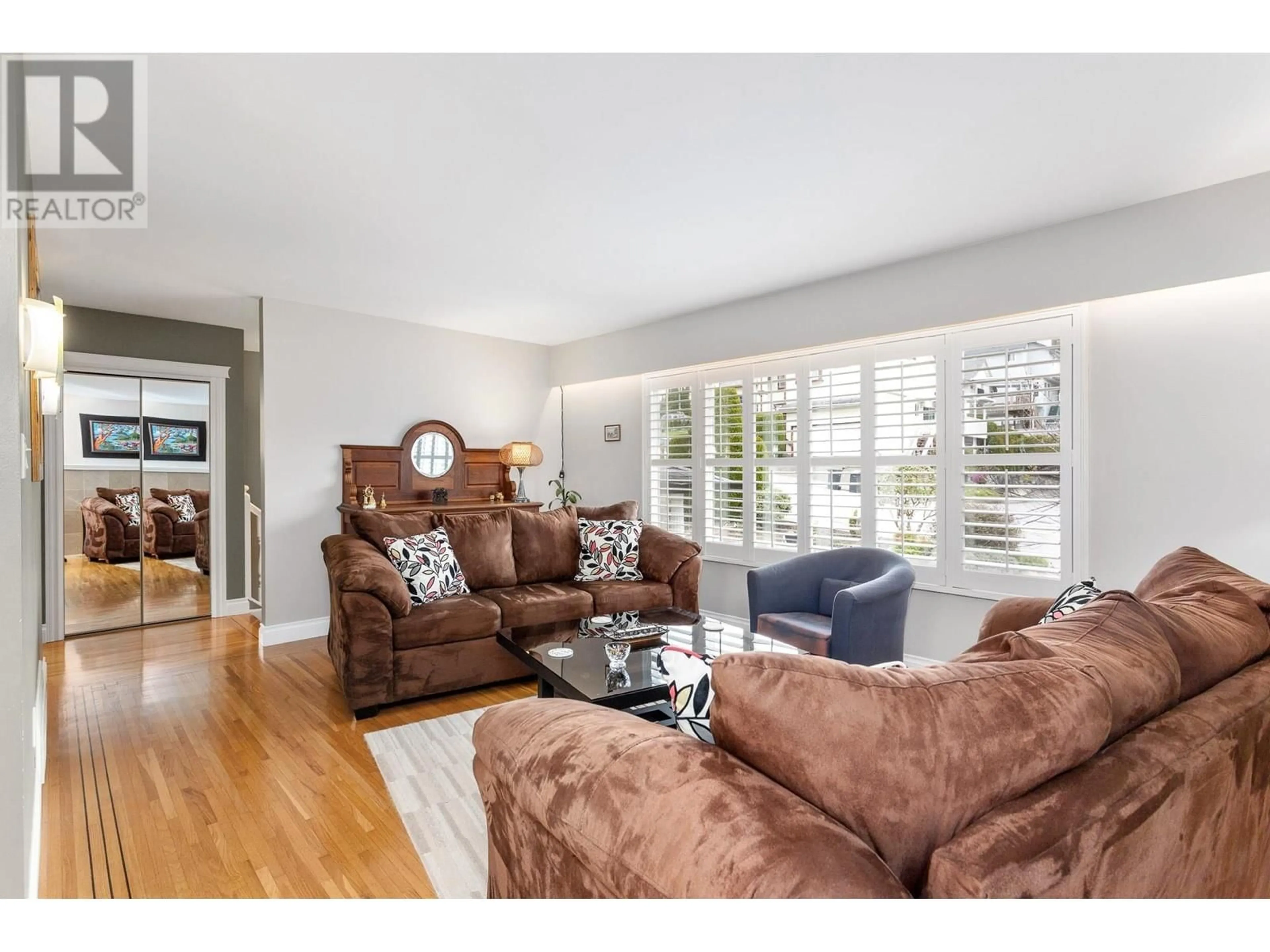 Living room with furniture, wood/laminate floor for 2920 WALTON AVENUE, Coquitlam British Columbia V3B2W3