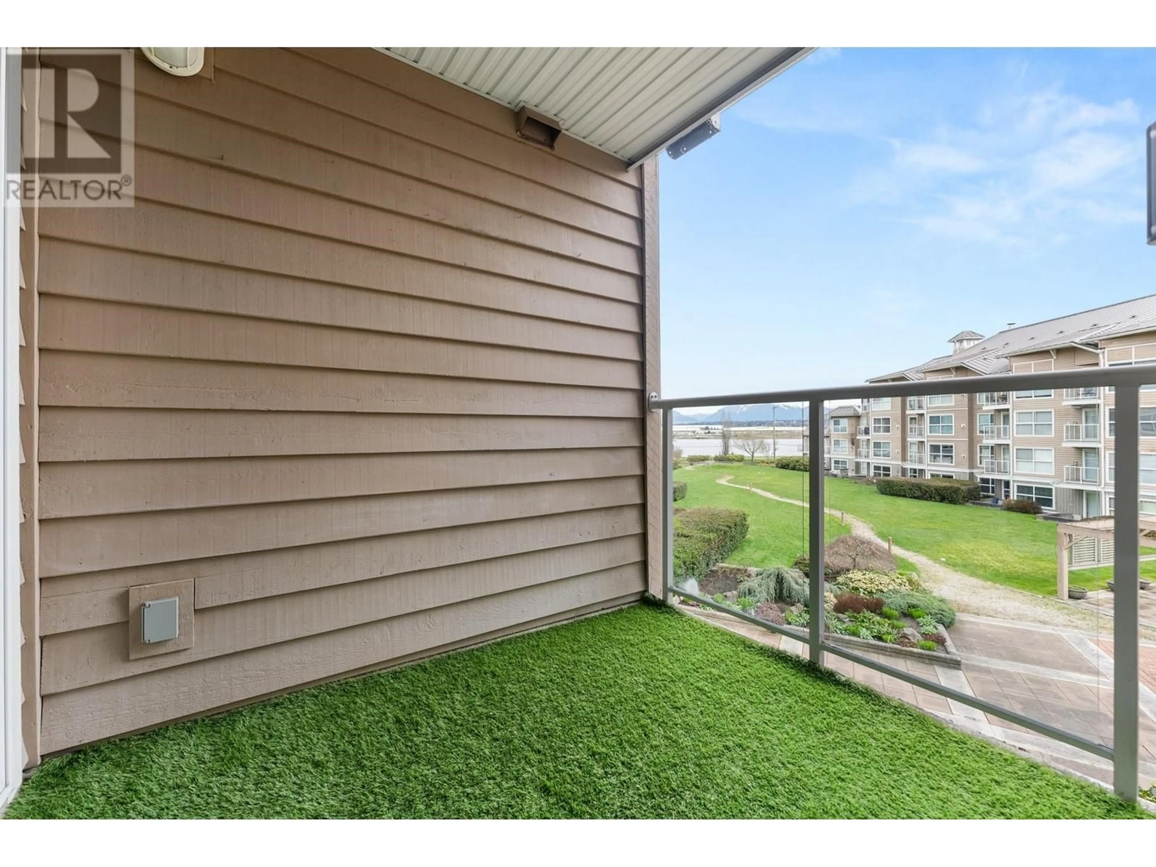 Patio, water/lake/river/ocean view for 328 - 5880 DOVER CRESCENT, Richmond British Columbia V7C5P5
