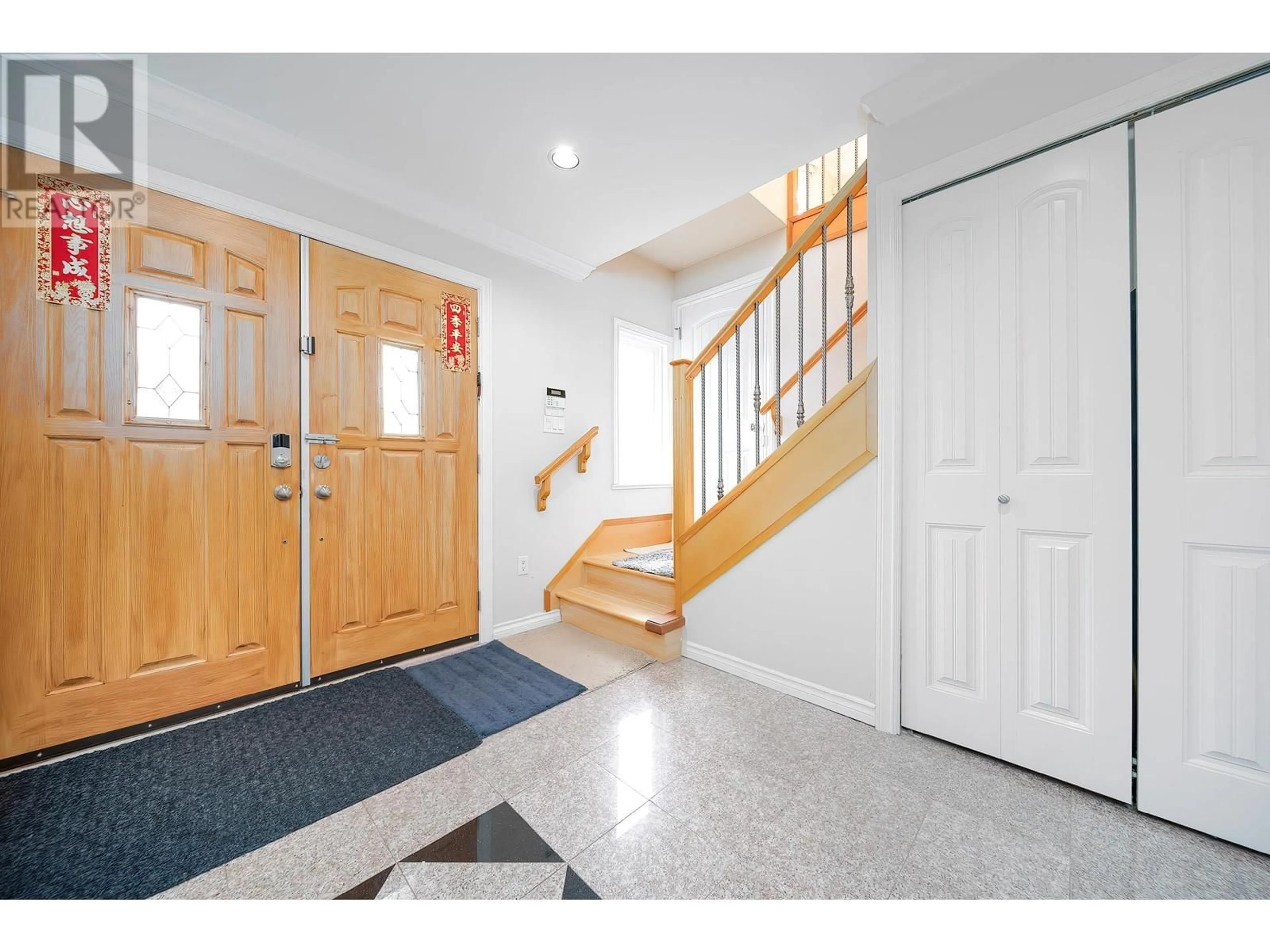Indoor entryway for 3320 43RD AVENUE, Vancouver British Columbia V5R3A1