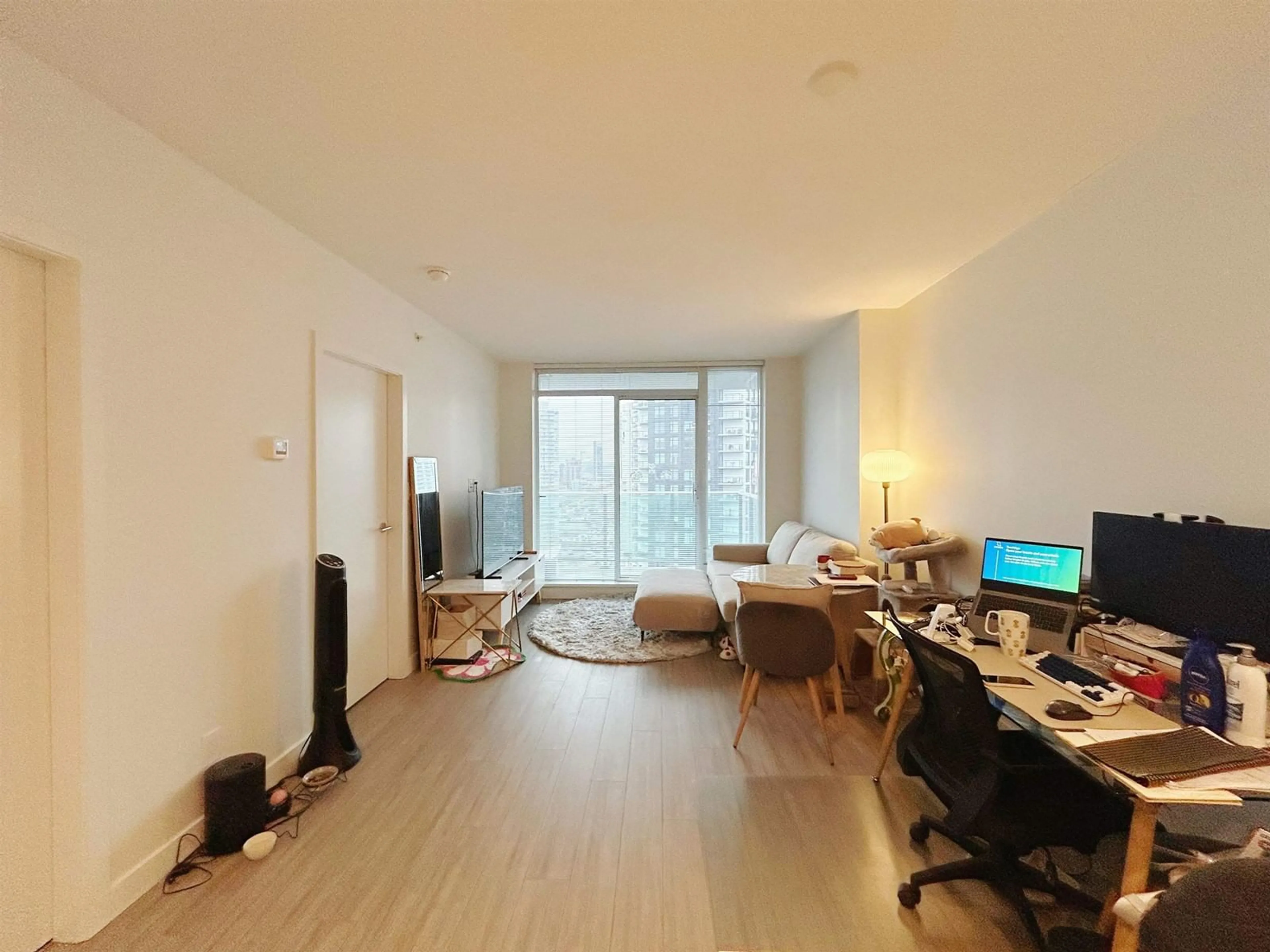 A pic of a room for 2105 - 13655 FRASER, Surrey British Columbia V3T0P8