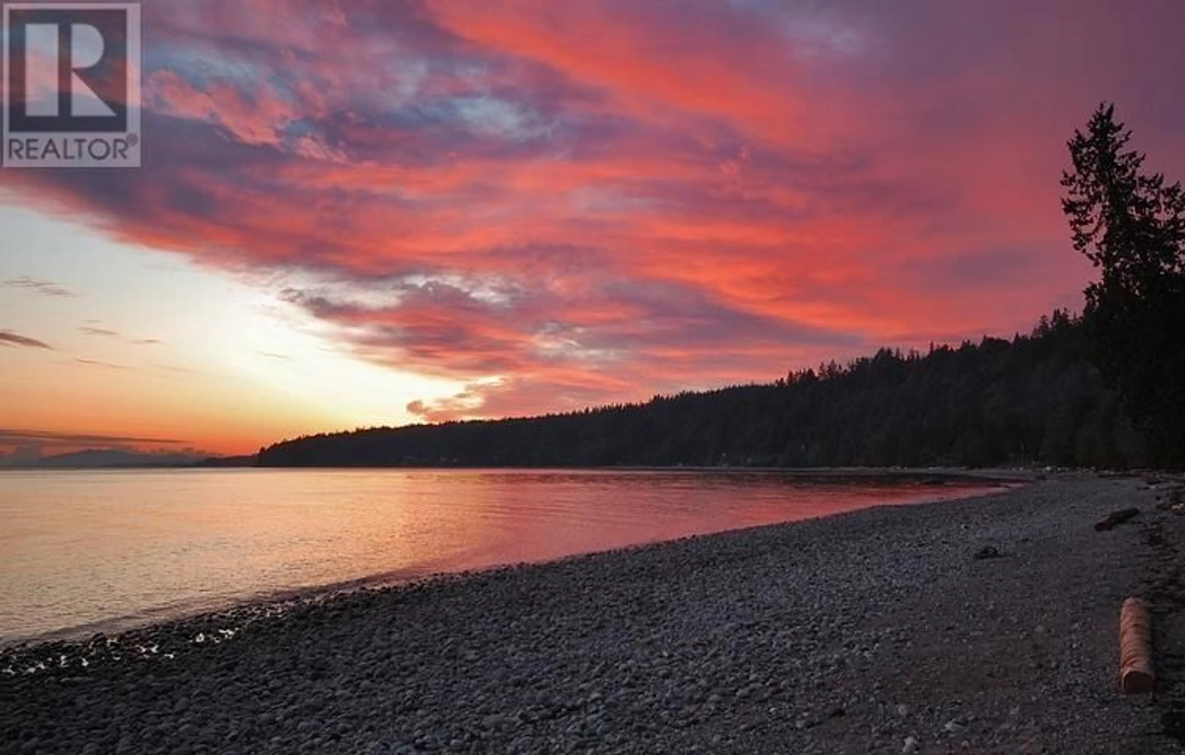 Blurry image for 5396 WAKEFIELD BEACH LANE, Sechelt British Columbia V7Z0T6