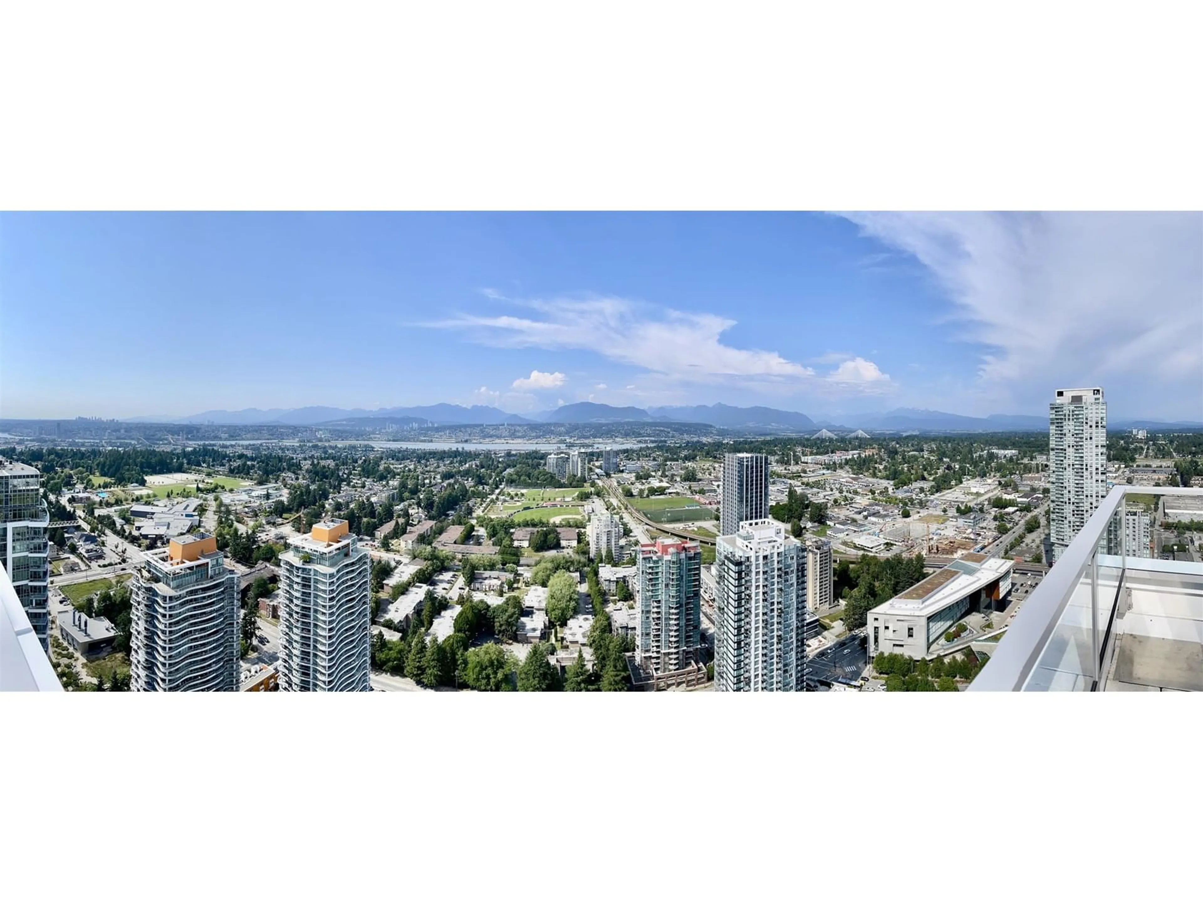 A pic from outside/outdoor area/front of a property/back of a property/a pic from drone, city buildings view from balcony for 3706 - 13350 CENTRAL, Surrey British Columbia V3T0S1