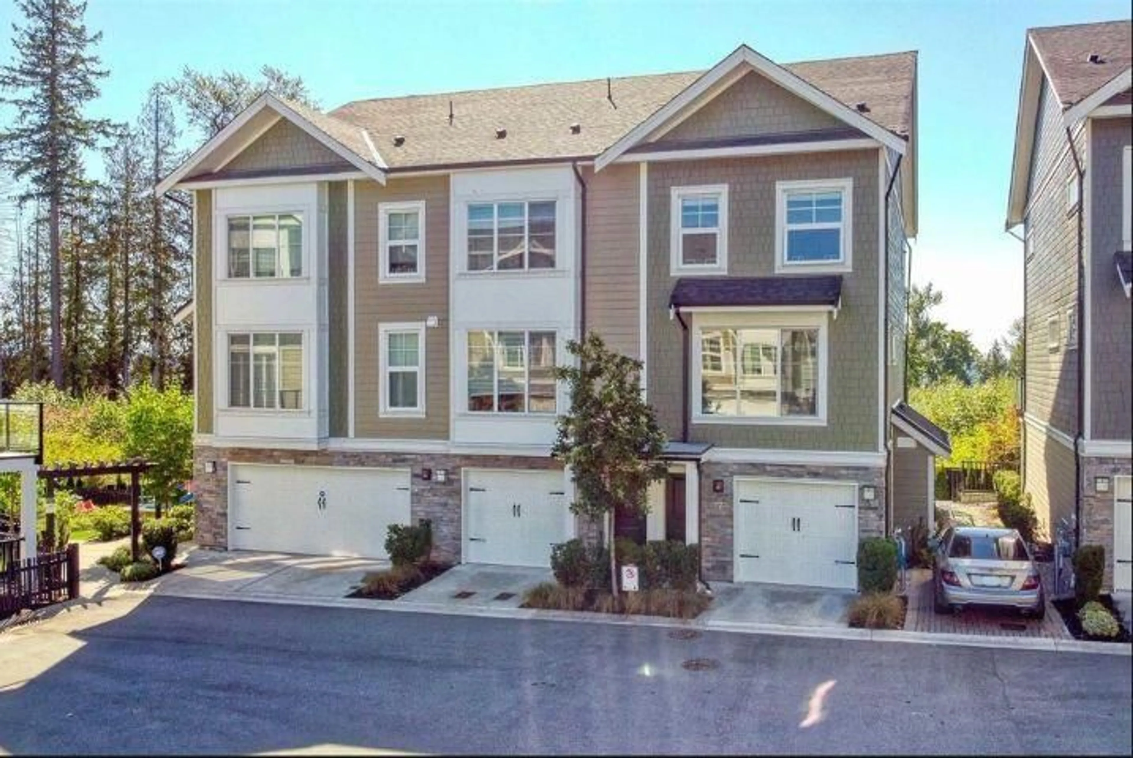 A pic from outside/outdoor area/front of a property/back of a property/a pic from drone, street for 17 - 21150 76A, Langley British Columbia V2Y0V9