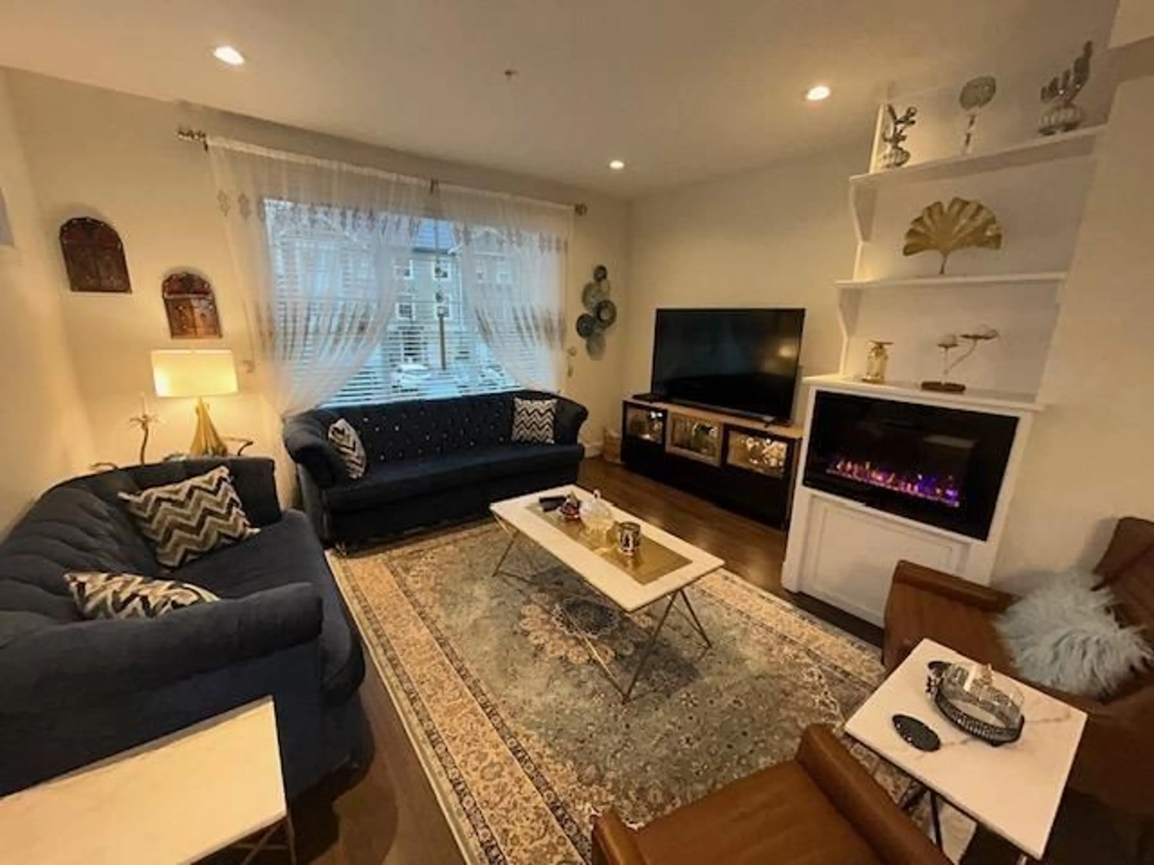 Living room with furniture, unknown for 17 - 21150 76A, Langley British Columbia V2Y0V9