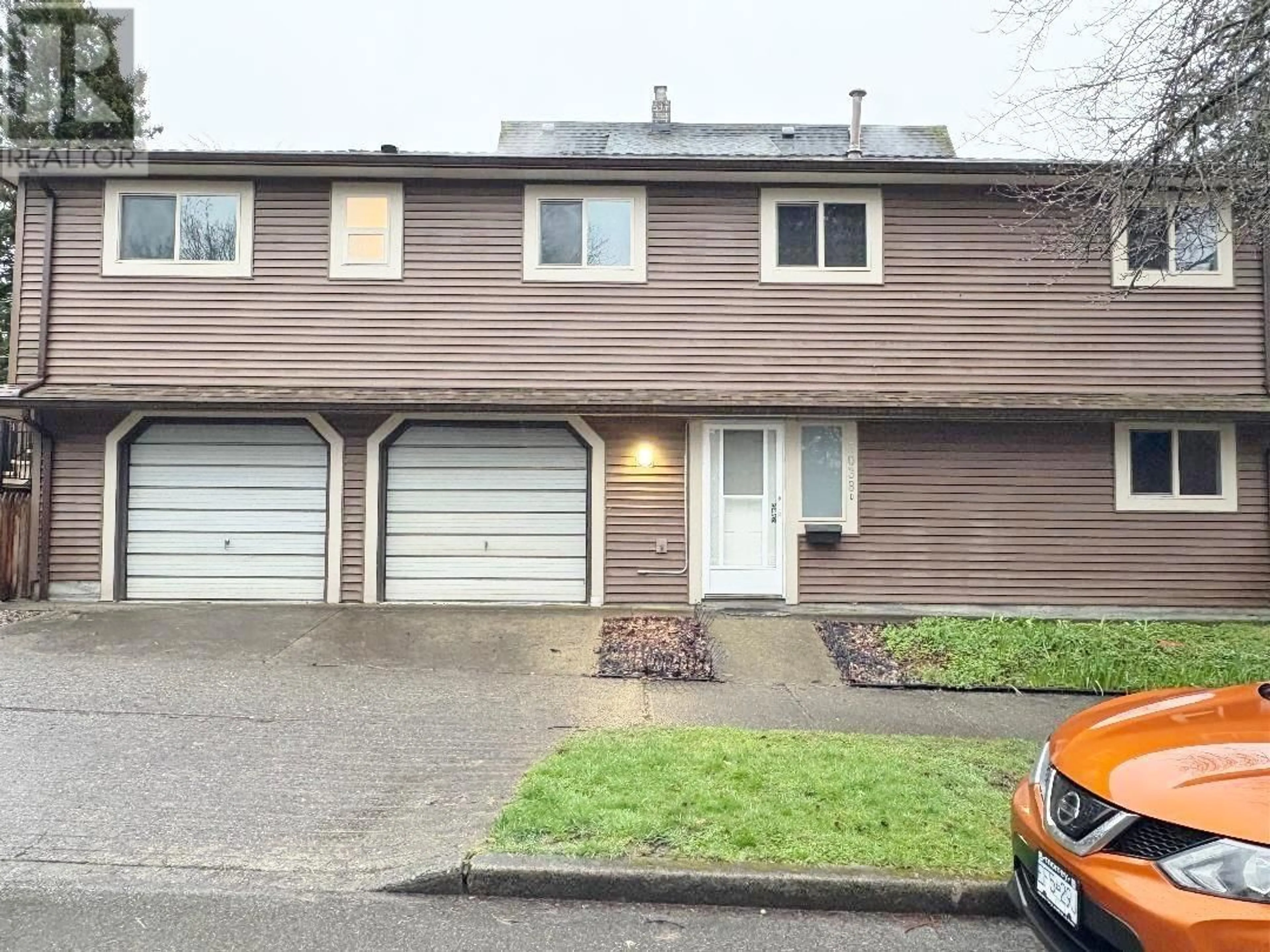 A pic from outside/outdoor area/front of a property/back of a property/a pic from drone, street for 2038 NAPIER STREET, Vancouver British Columbia V5L5B7