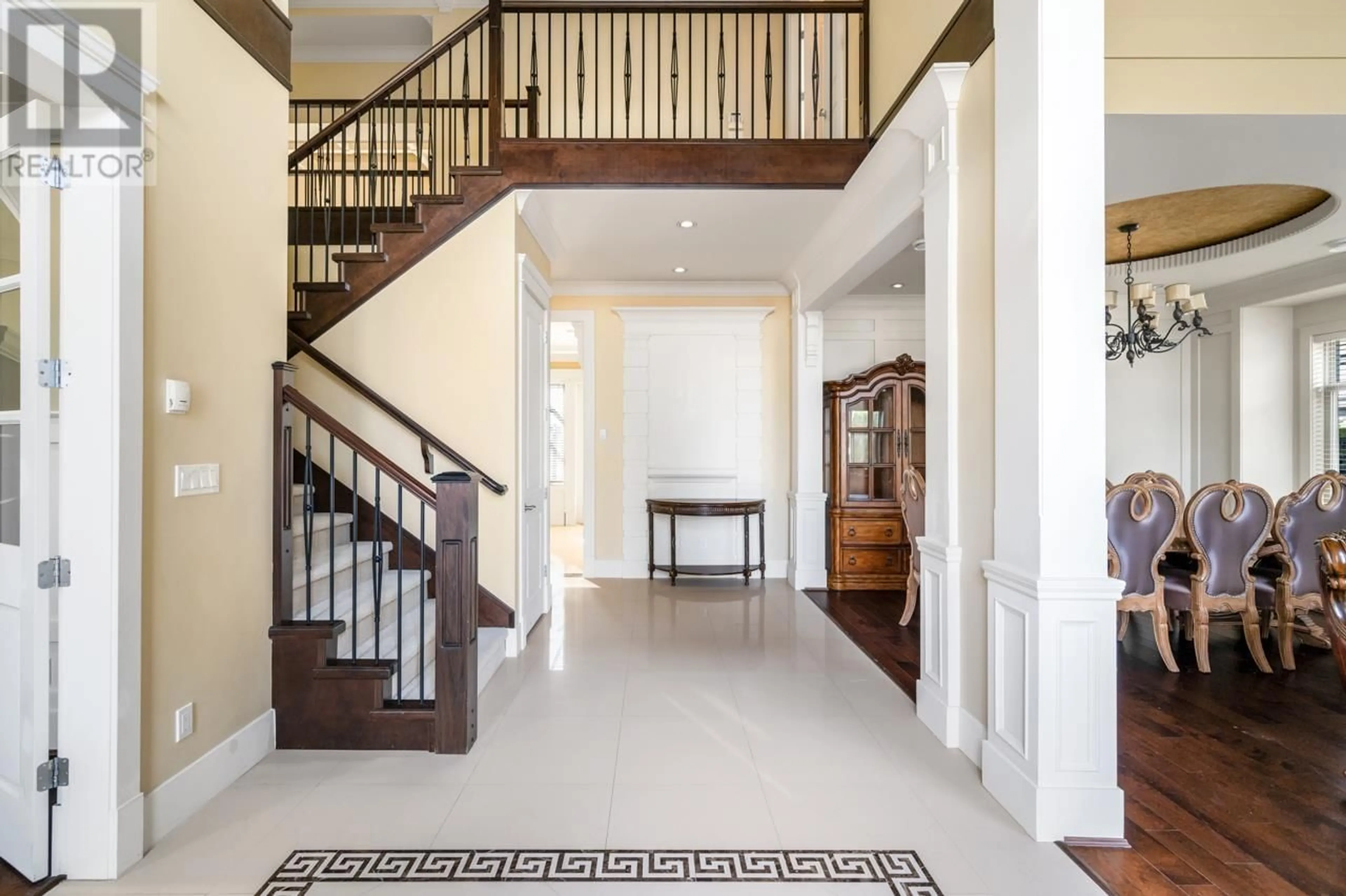 Indoor foyer for 9631 DIAMOND ROAD, Richmond British Columbia V7E1P5