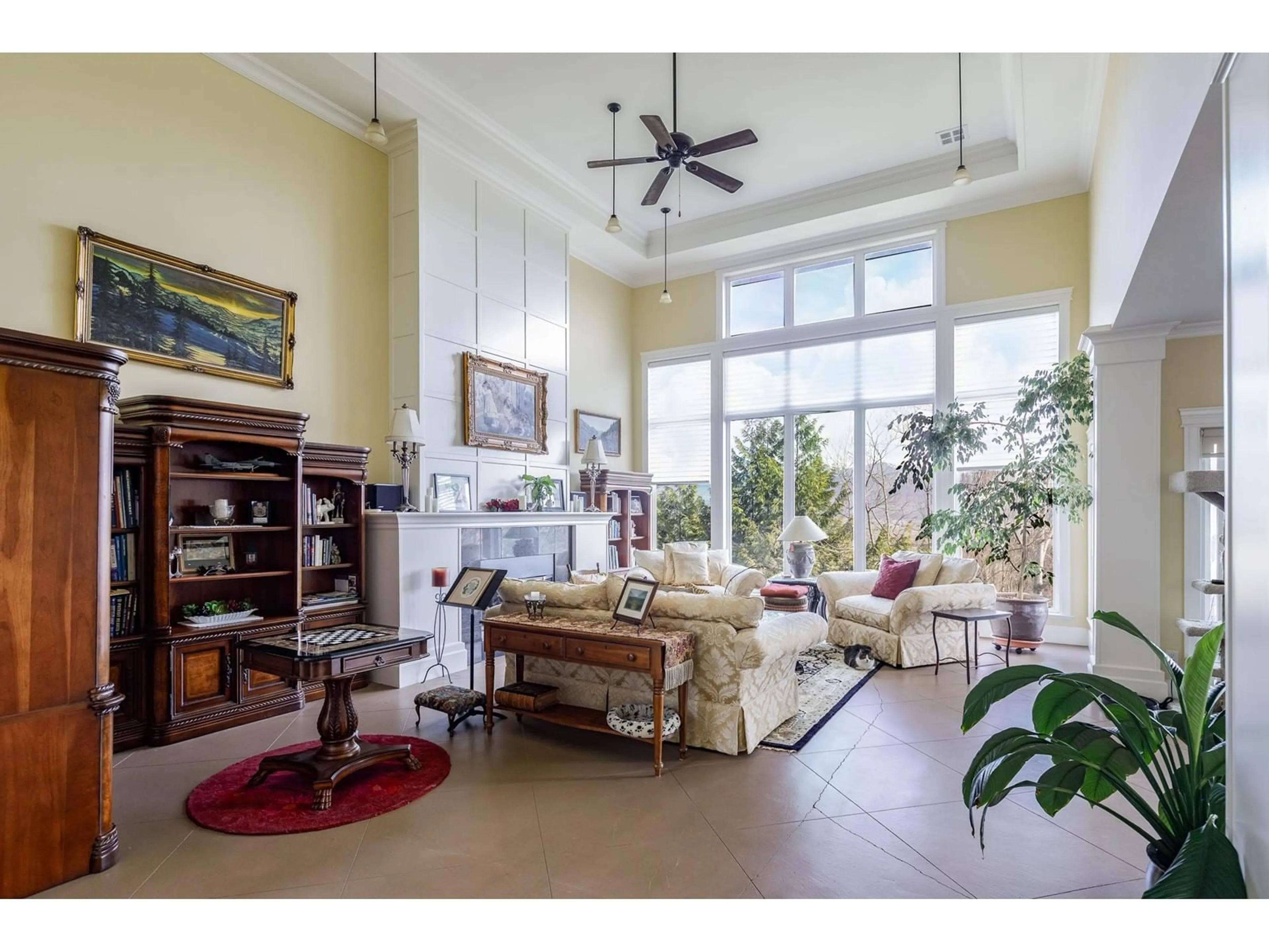 Living room with furniture, ceramic/tile floor for 2608 STONECROFT, Abbotsford British Columbia V3G1K8