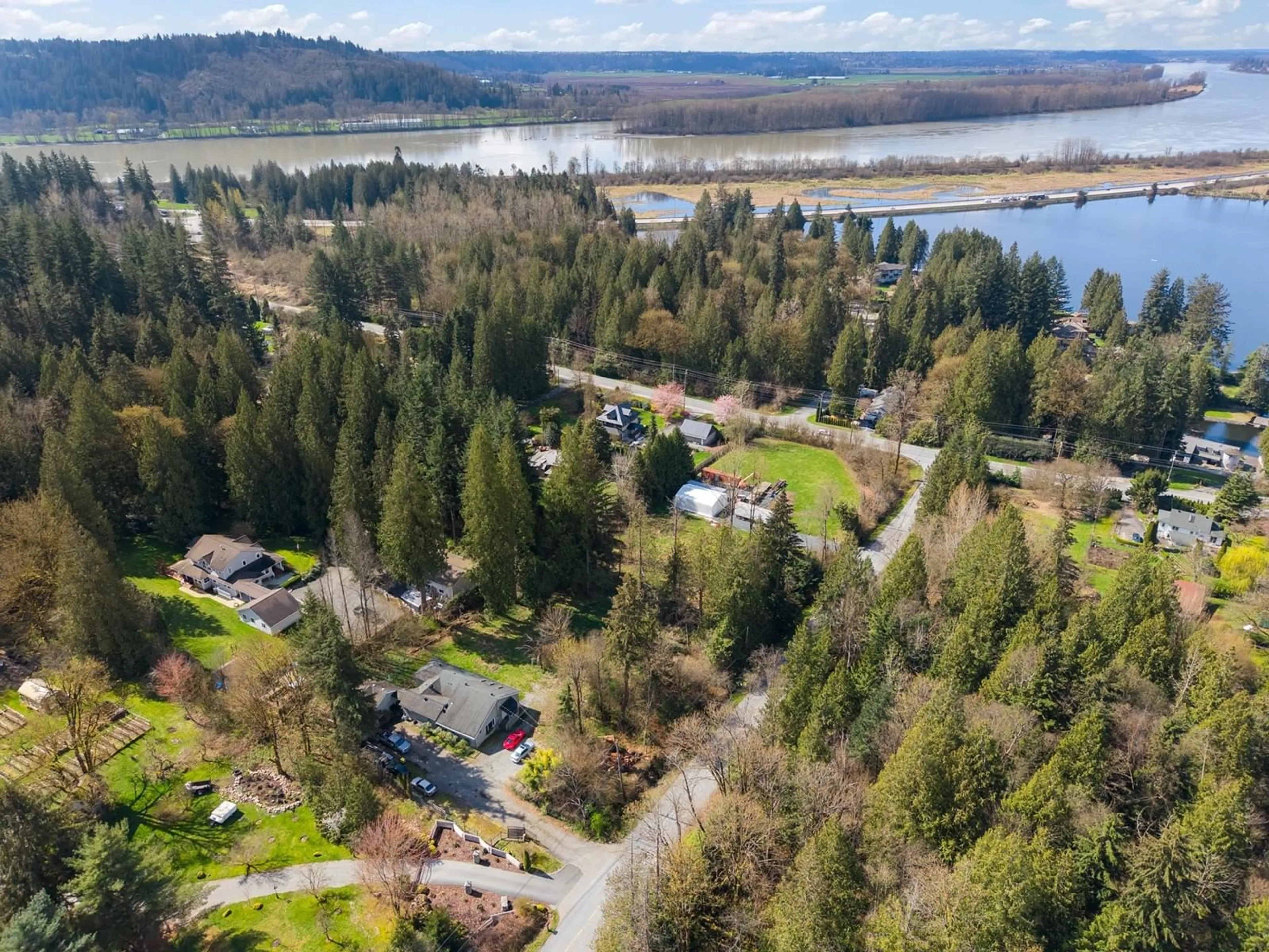 A pic from outside/outdoor area/front of a property/back of a property/a pic from drone, water/lake/river/ocean view for 29688 ANDERSON, Mission British Columbia V4S1H9