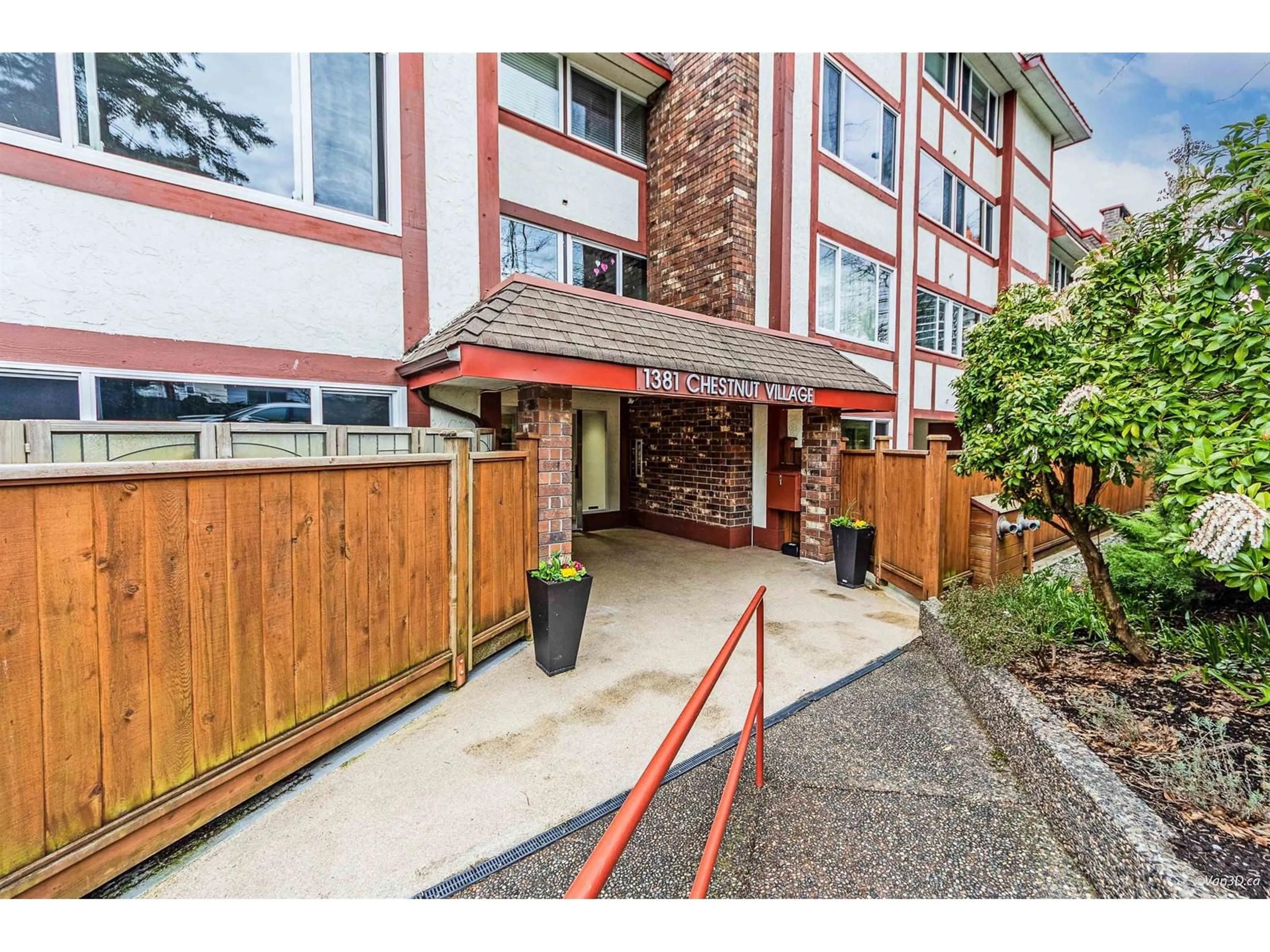 Unknown for 207 - 1381 MARTIN, White Rock British Columbia V4B3W6