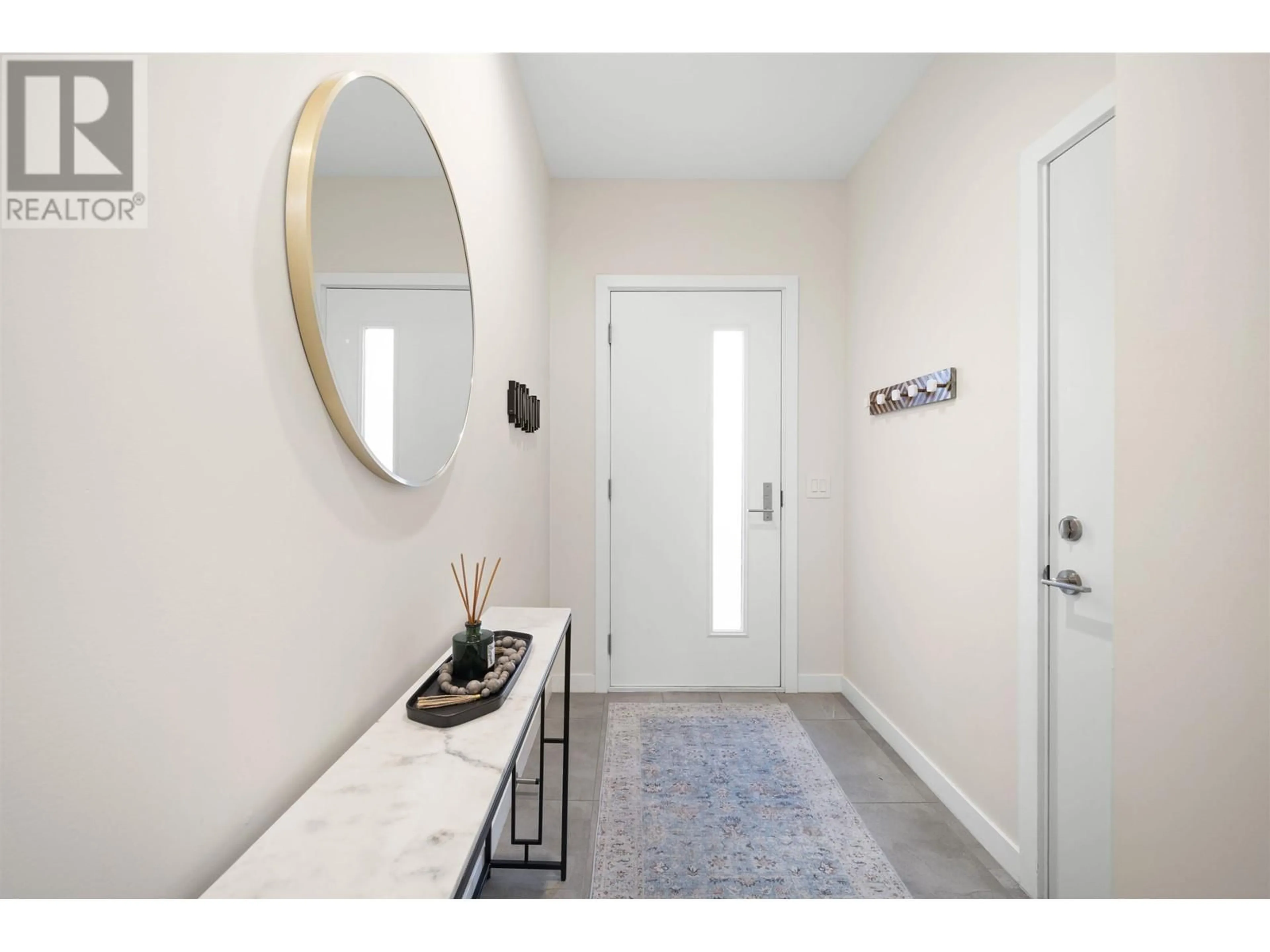 Indoor entryway for 152 - 4738 HEMLOCK WAY, Tsawwassen British Columbia V4M0E3