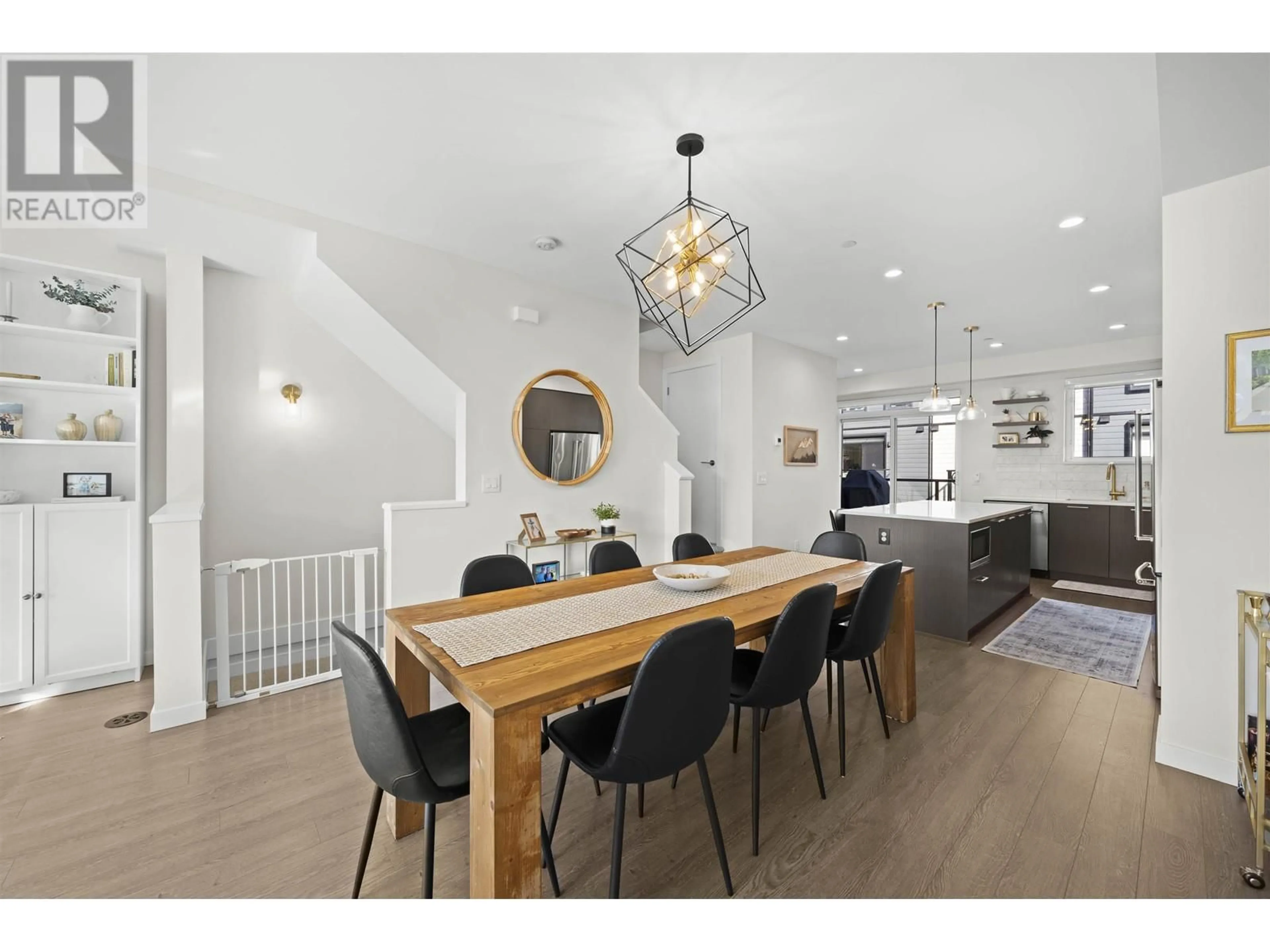 Open concept kitchen, wood/laminate floor for 152 - 4738 HEMLOCK WAY, Tsawwassen British Columbia V4M0E3