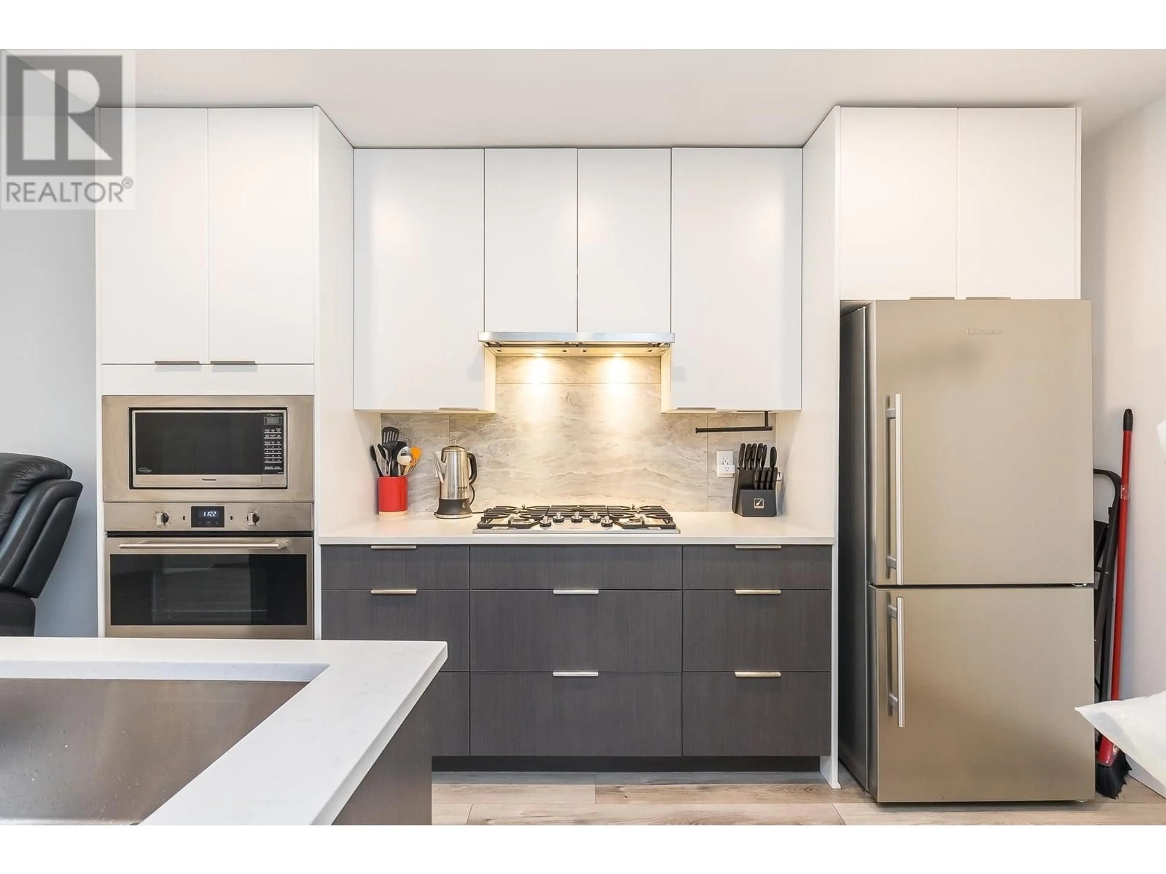 Contemporary kitchen, unknown for 403 - 11641 227 STREET, Maple Ridge British Columbia V2X2L9