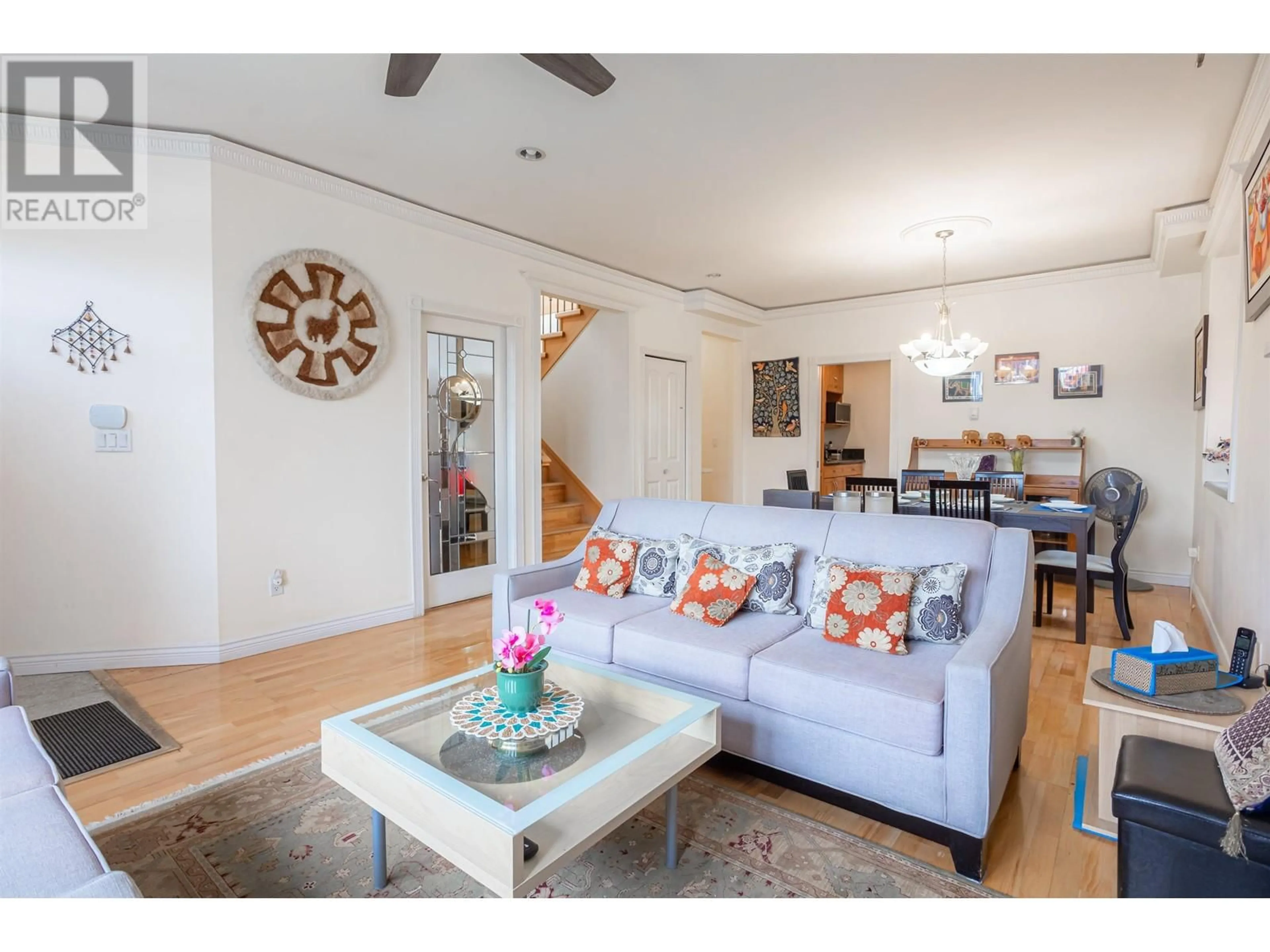Living room with furniture, unknown for 6641 SPERLING AVENUE, Burnaby British Columbia V5B2V3