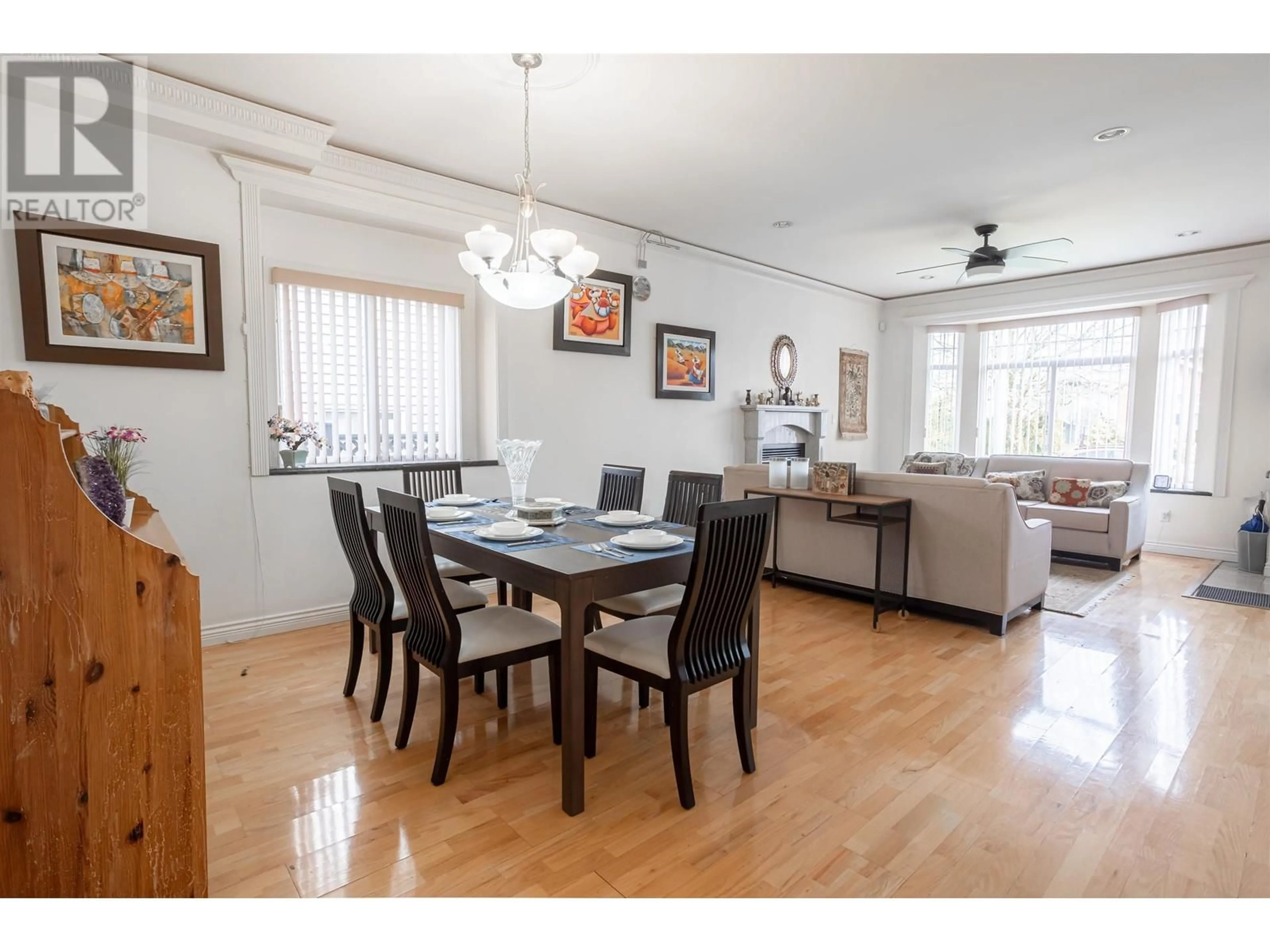 Dining room, wood/laminate floor for 6641 SPERLING AVENUE, Burnaby British Columbia V5B2V3