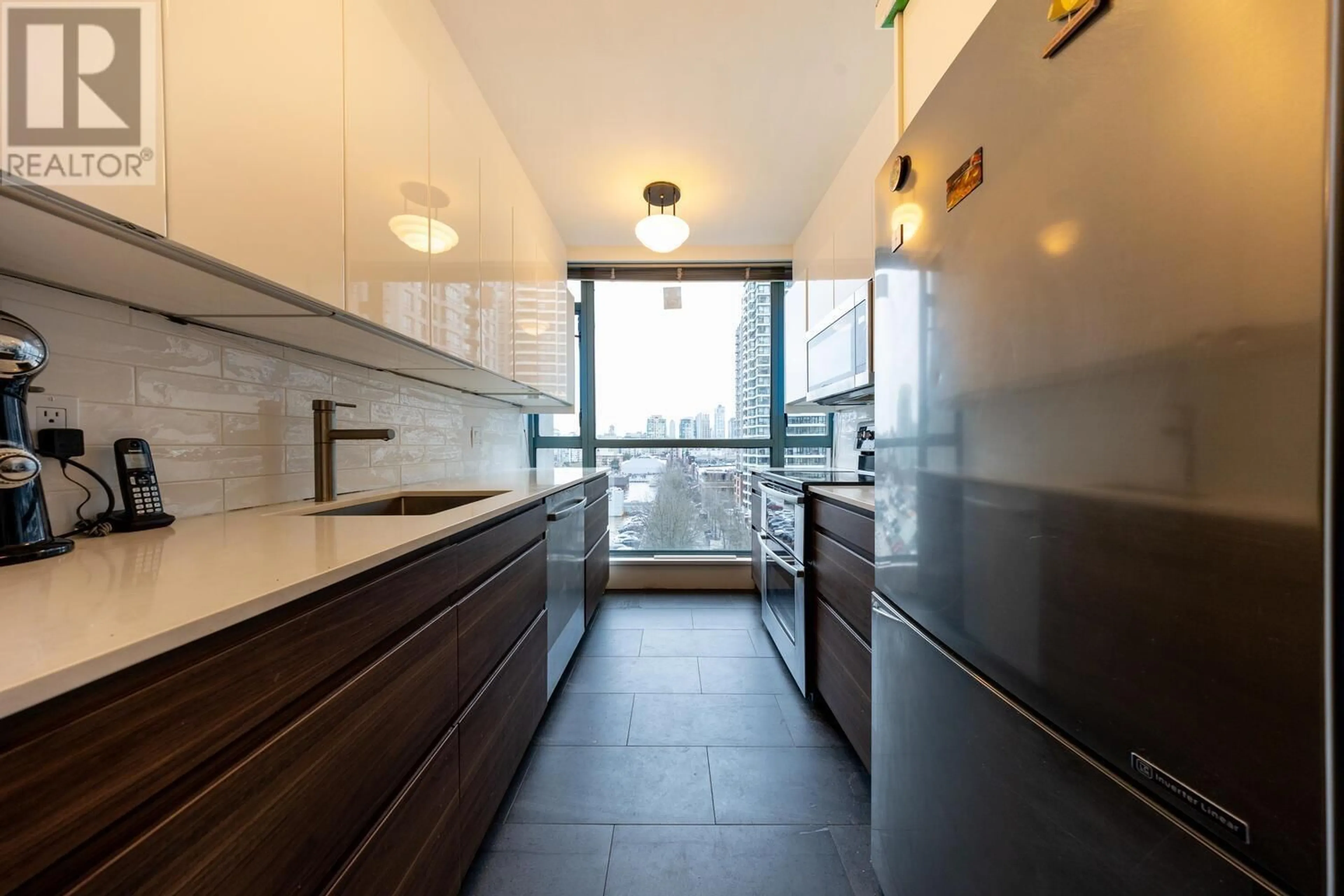 Unknown for 703 - 888 HAMILTON STREET, Vancouver British Columbia V6B5W4